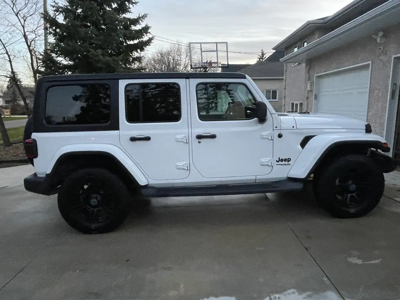Jeep Wrangler photo Jeep Wrangler