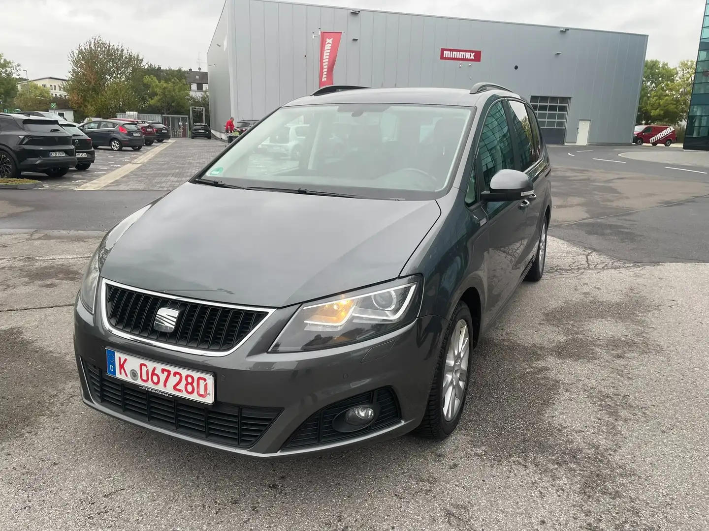 SEAT Alhambra Style, 7-Sitzer, Leder-Alcantara, Navi, Kamera, Grau - 2