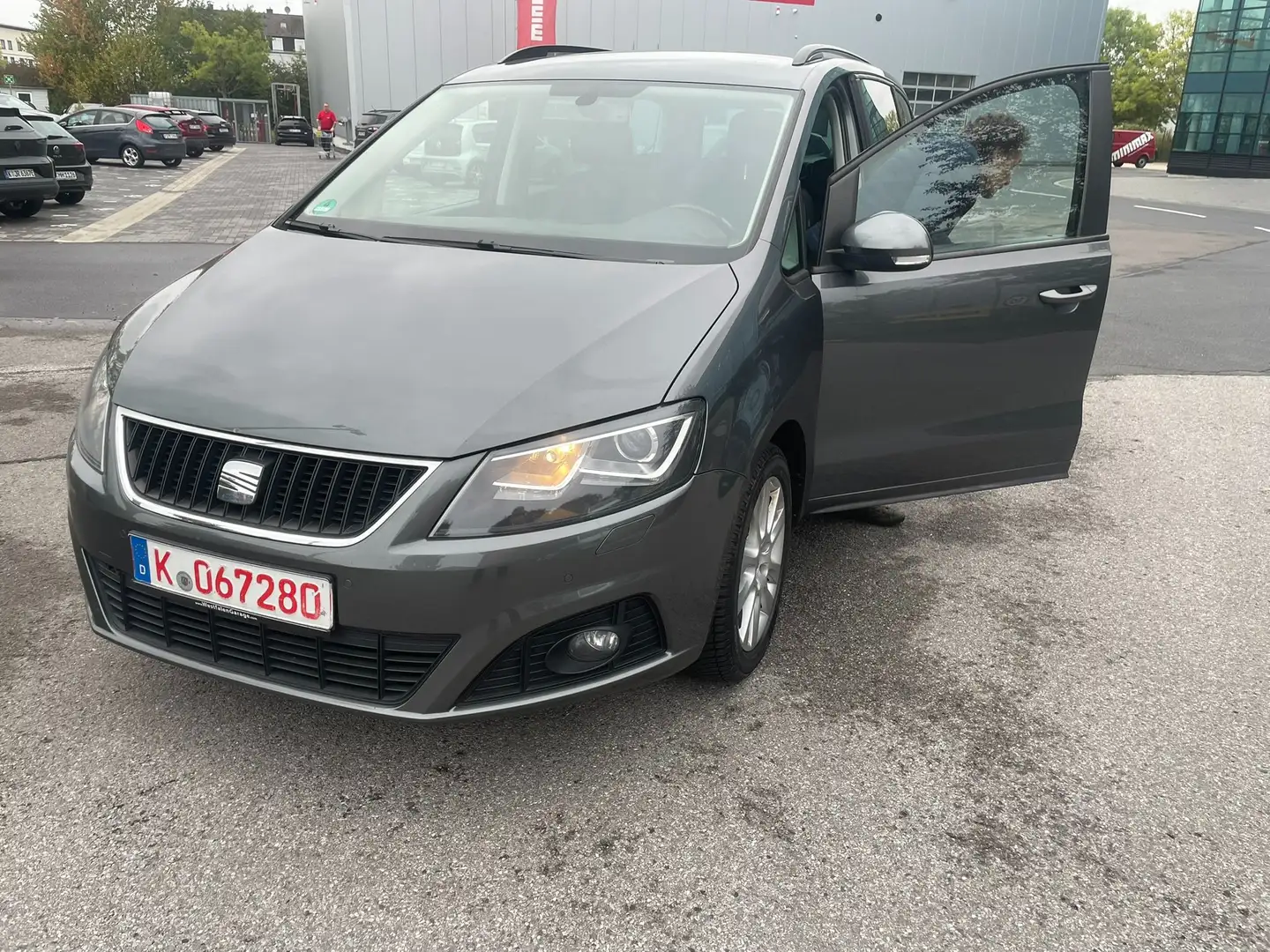 SEAT Alhambra Style, 7-Sitzer, Leder-Alcantara, Navi, Kamera, Grau - 1