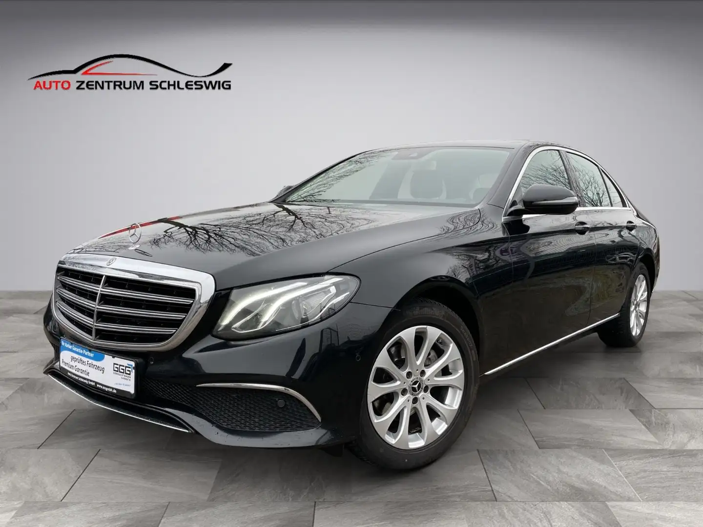 Mercedes-Benz E 220 d Avantgarde Exclusive Widescreen Kamera Noir - 1