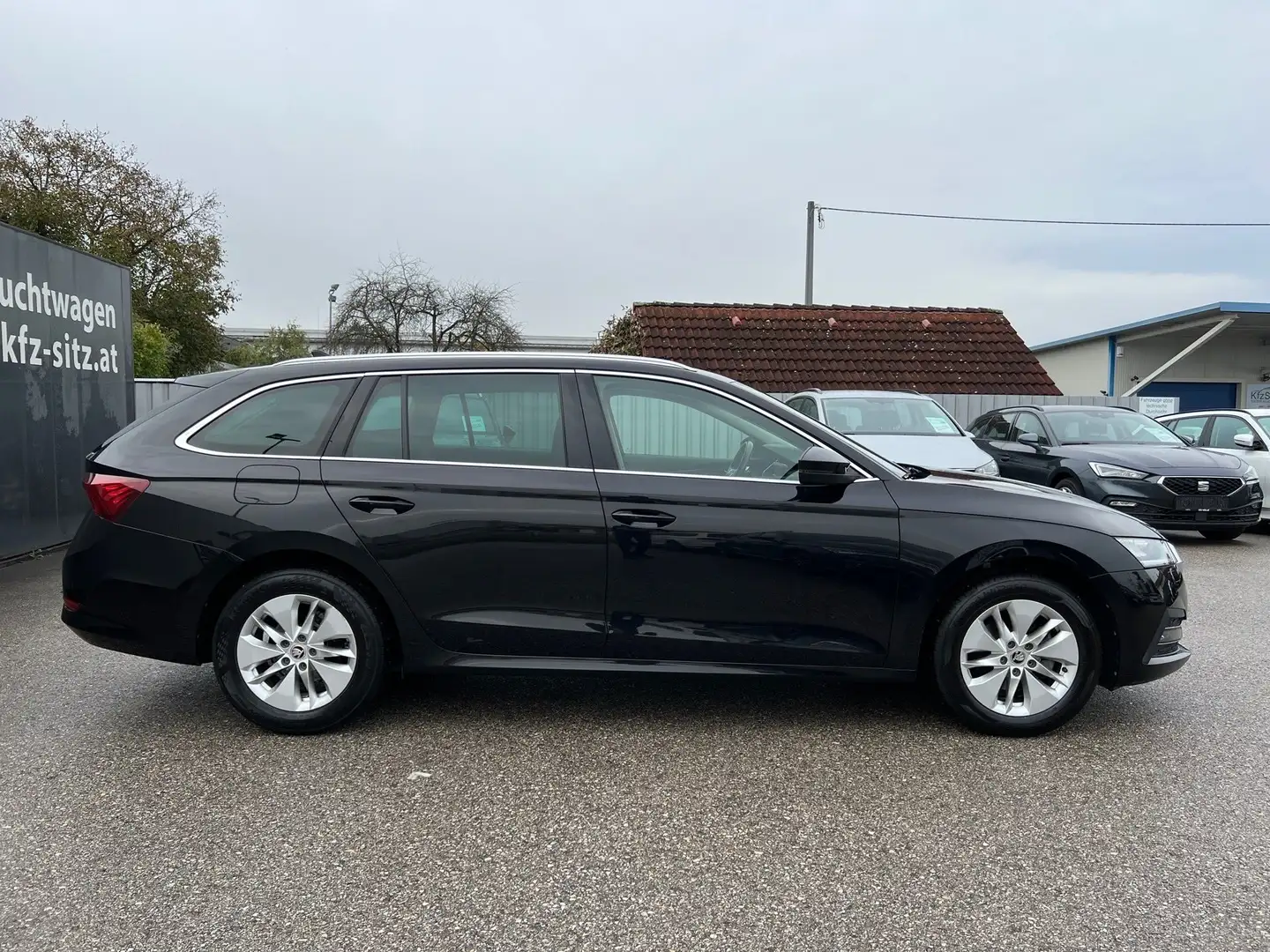 Skoda Octavia Combi 1,0 TSI e-Tec Ambition DSG Schwarz - 2