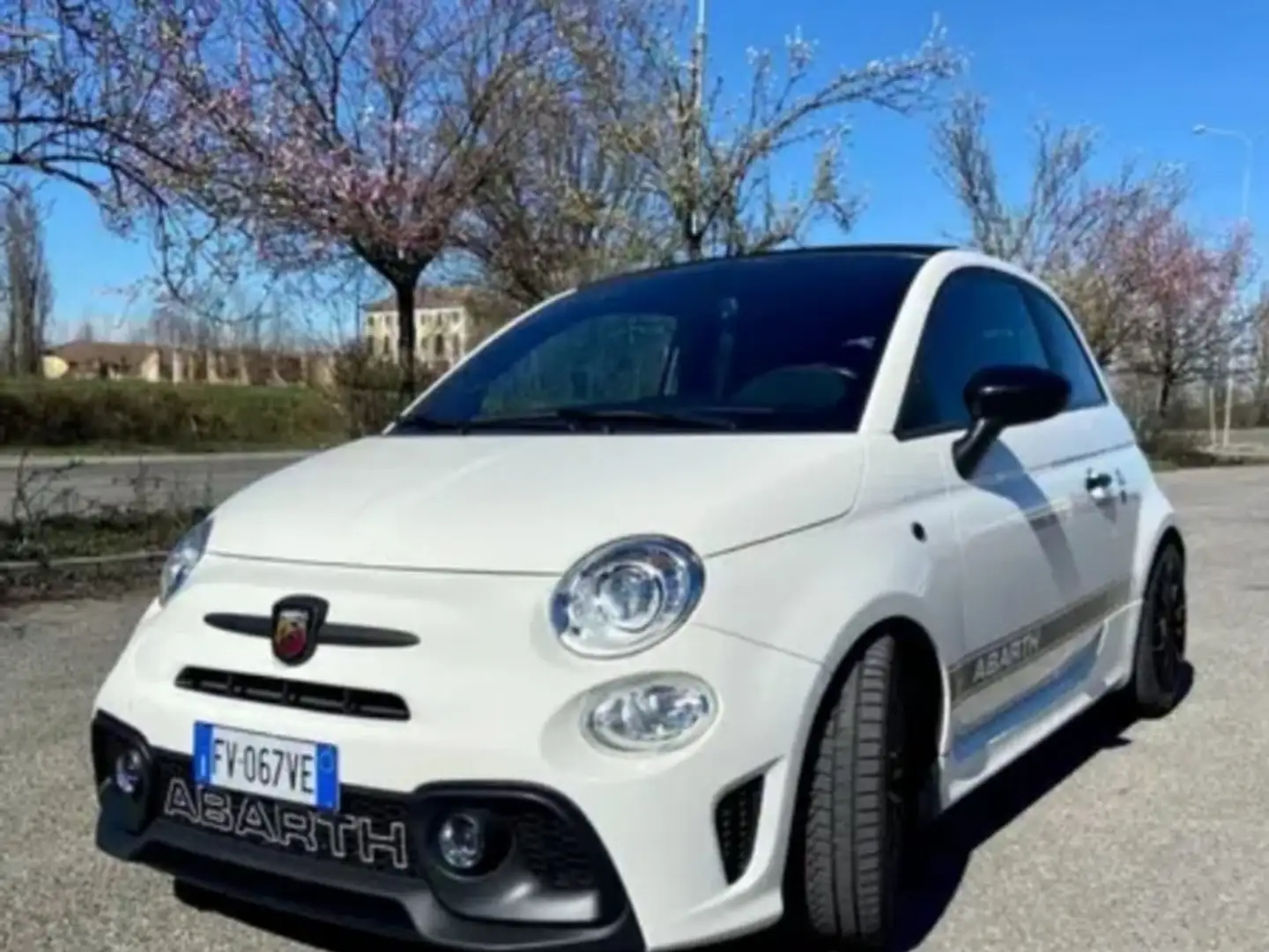 Abarth 595C 1.4 16v t. t-jet Competizione 180cv Biały - 1