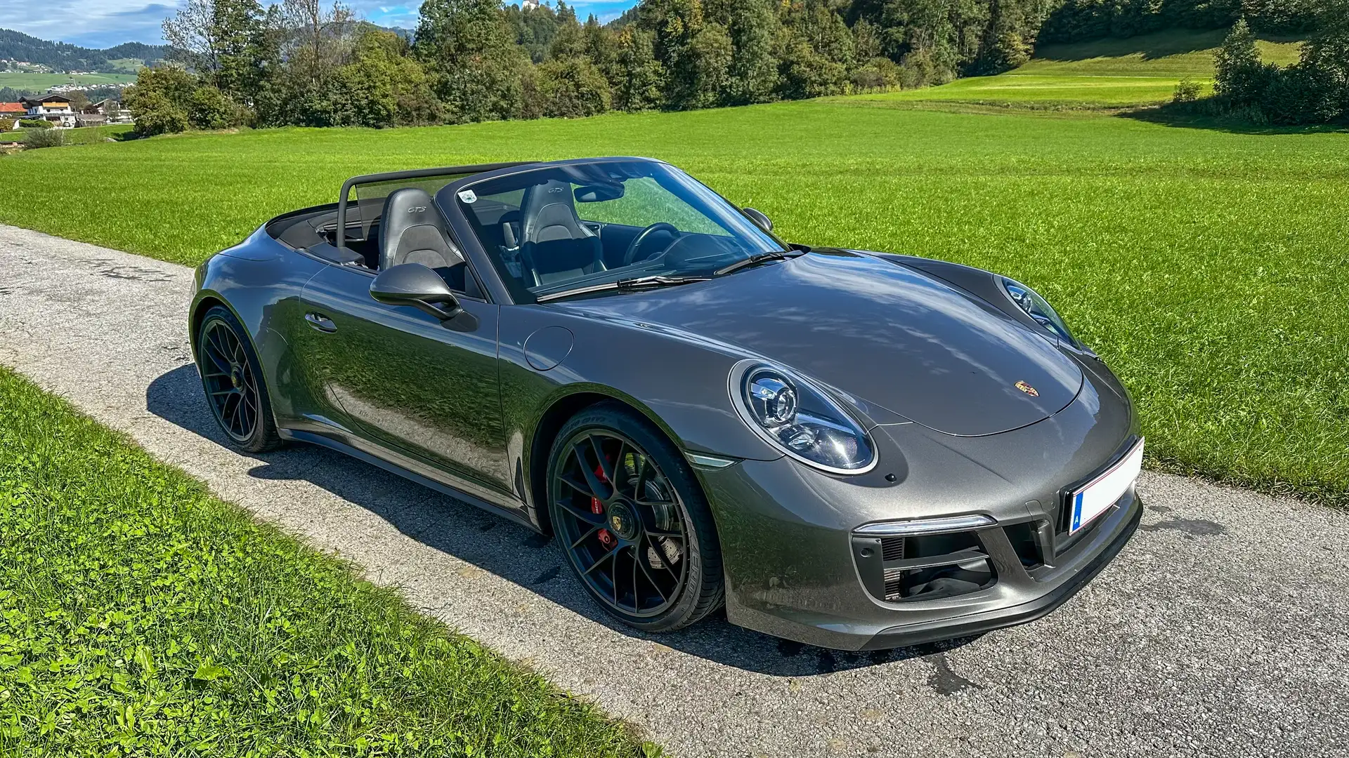 Porsche 991 911 Carrera 4 GTS Cabrio PDK GTS Grau - 1