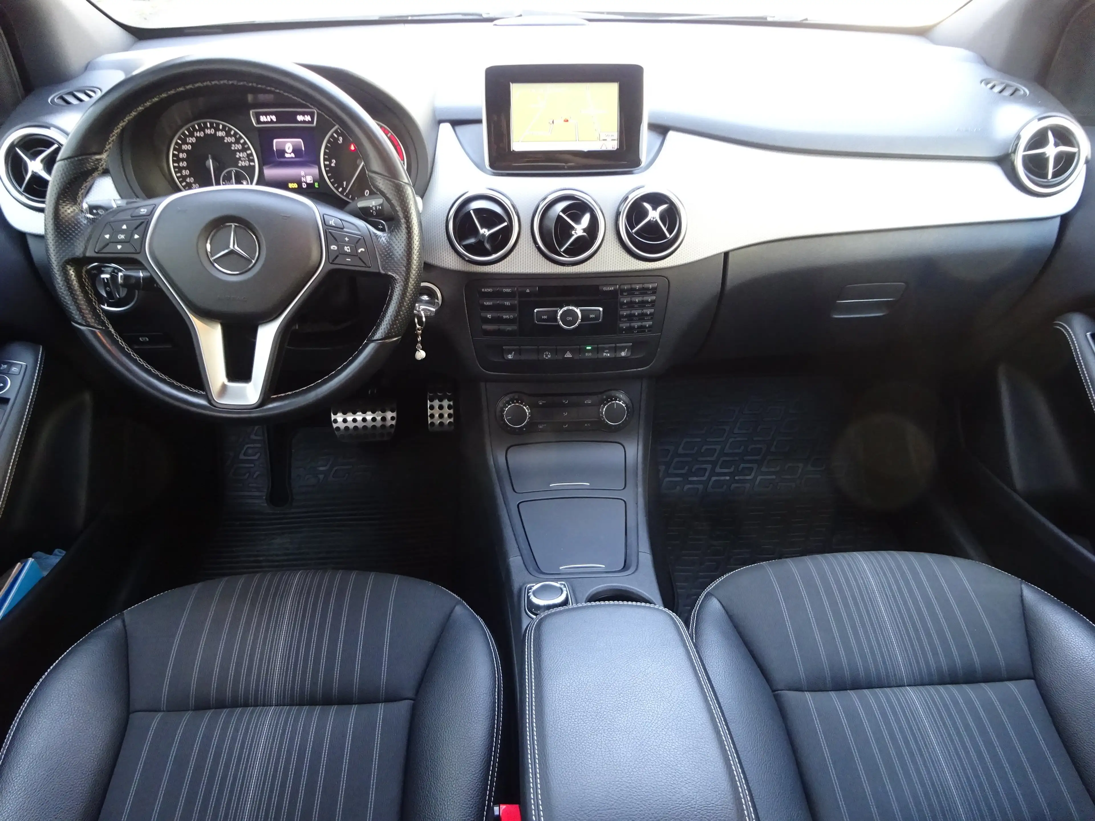 Mercedes-Benz B 220 B 220 CDI Sportpaket 7 G-Tronic Navi Xenon AHK — photo 15