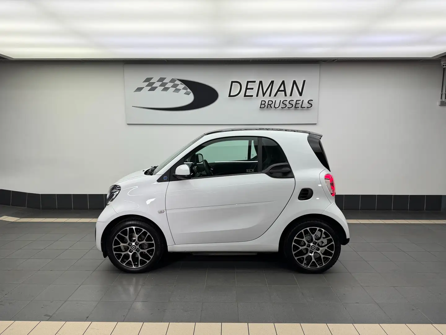 smart forTwo Coupé EQ Prime Blanc - 2