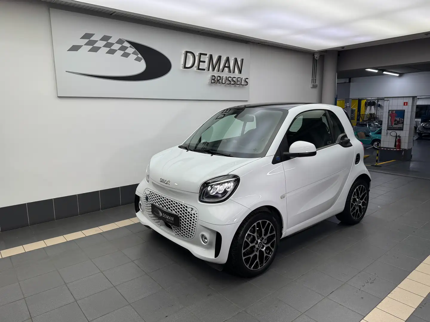smart forTwo Coupé EQ Prime Blanc - 1