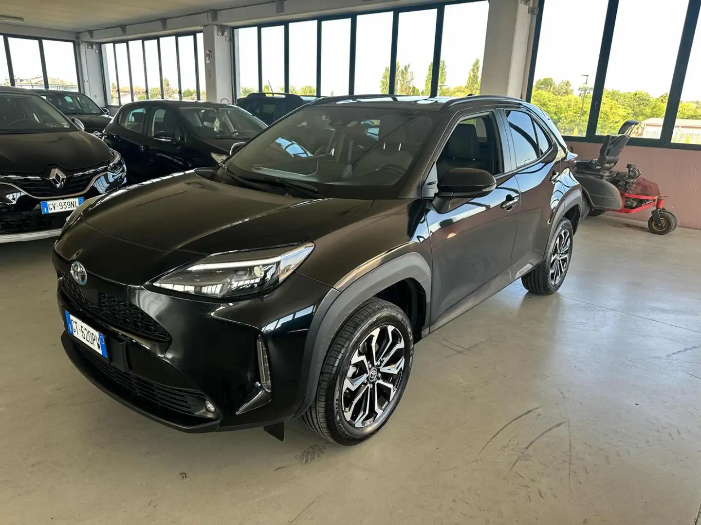 Toyota Yaris Cross 1.5 Hybrid 5p. E-CVT Trend Negro - 1