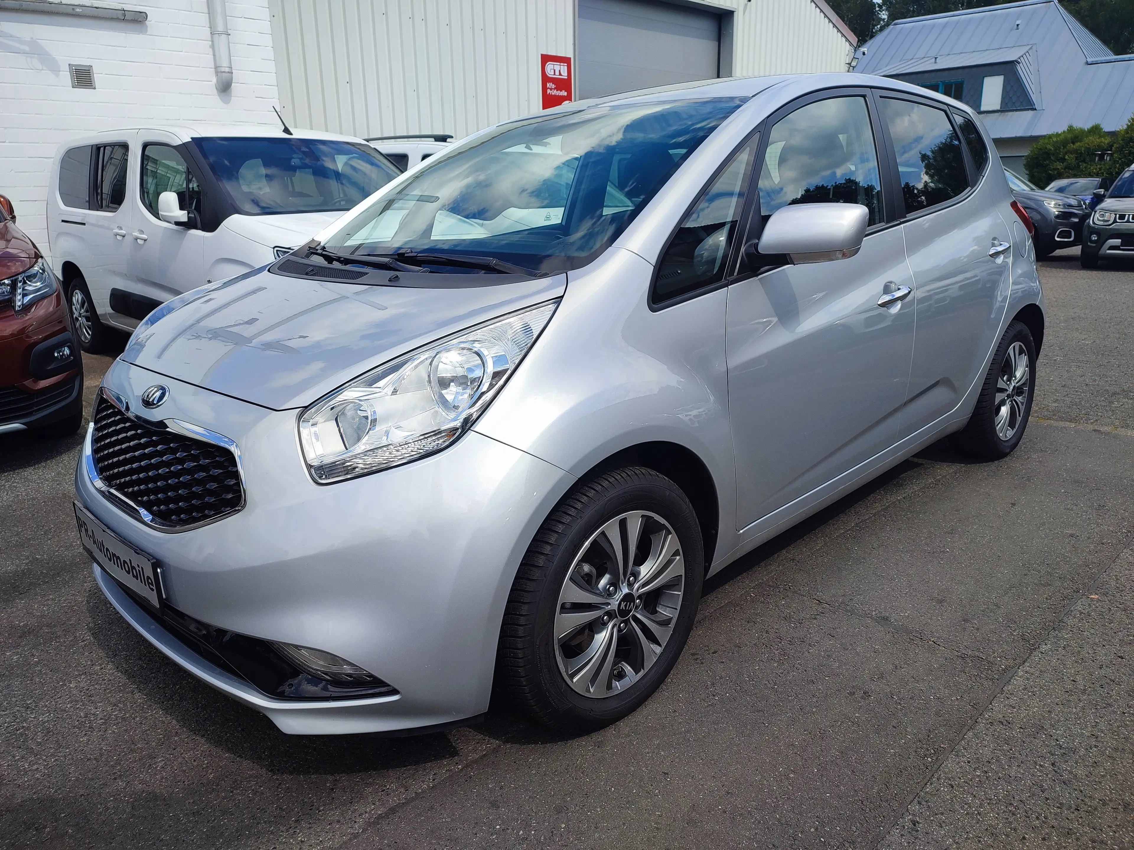 Kia Venga Venga 1.6 CVVT Automatik/Navi+Cam/Klimaaut.