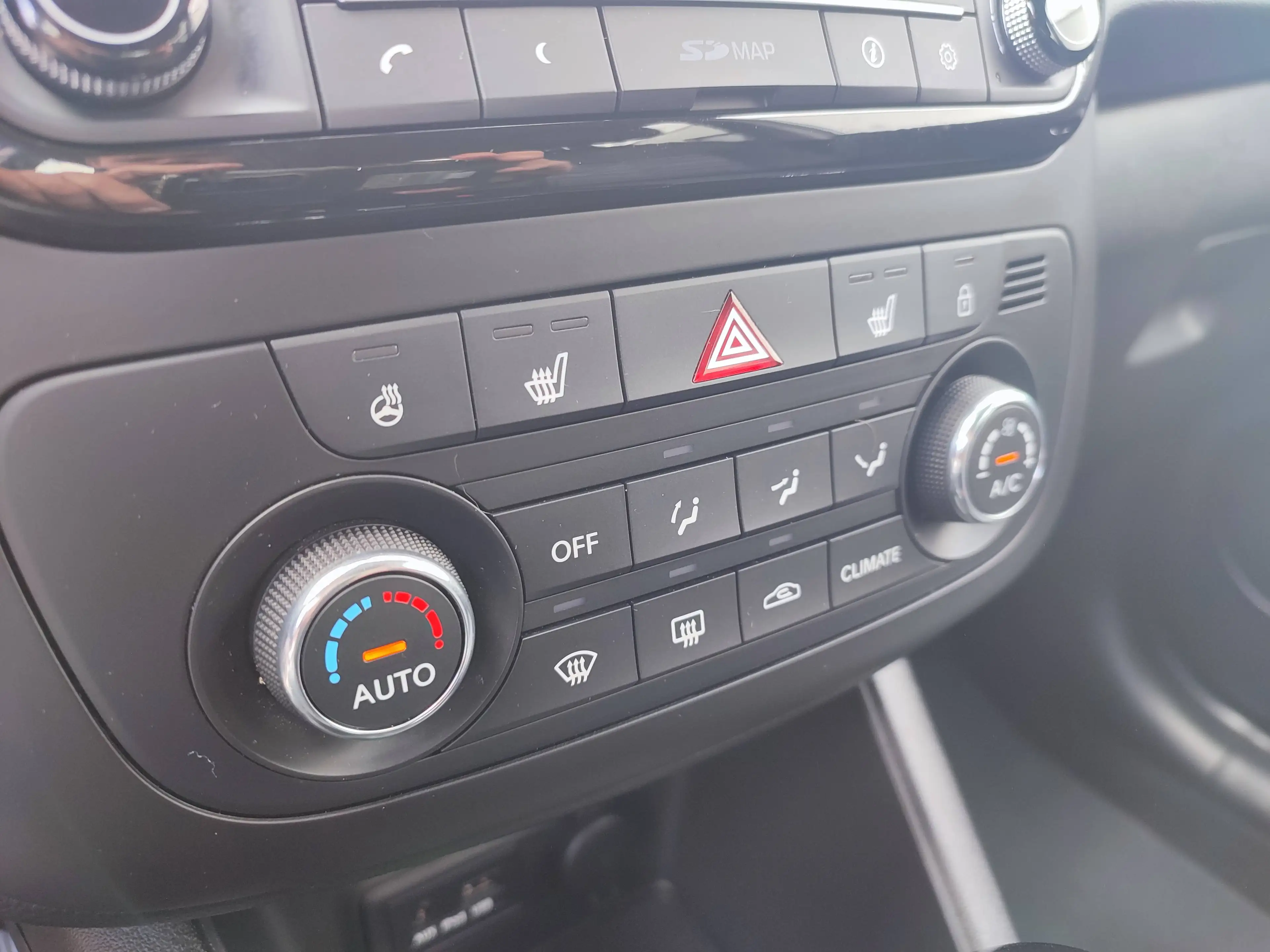 Kia Venga Venga 1.6 CVVT Automatik/Navi+Cam/Klimaaut. — photo 7
