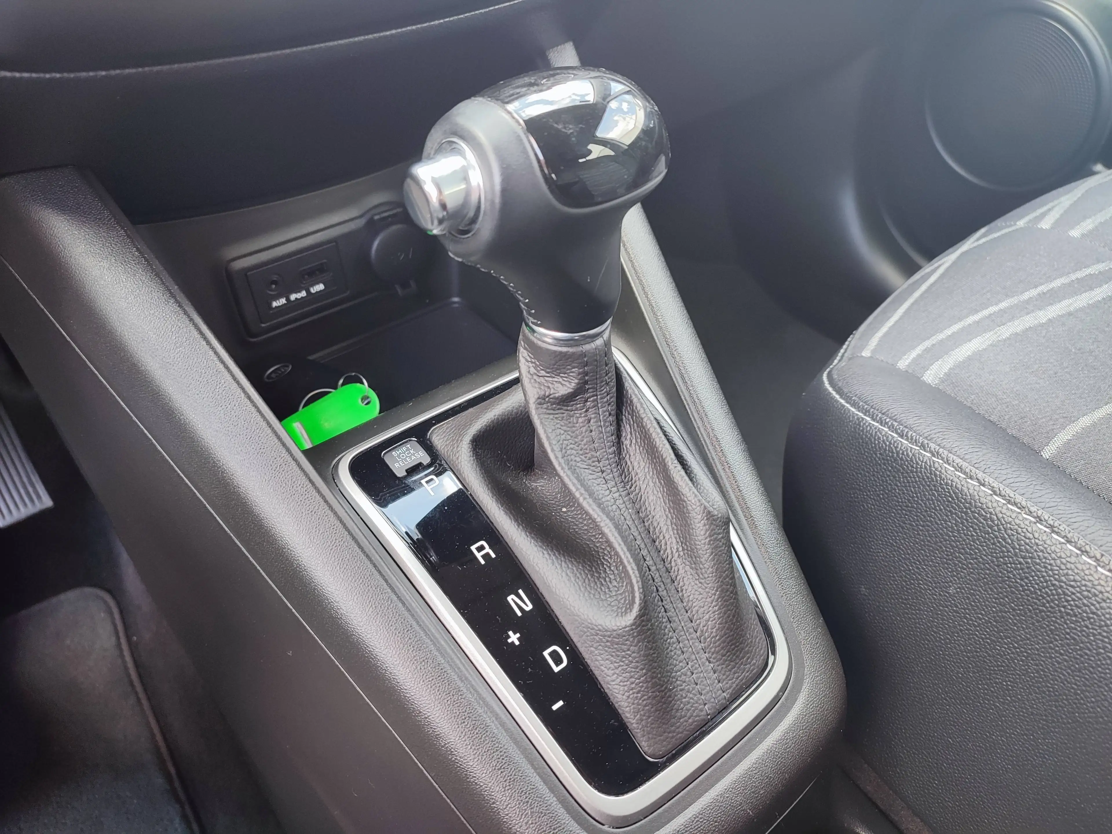 Kia Venga Venga 1.6 CVVT Automatik/Navi+Cam/Klimaaut. — photo 6