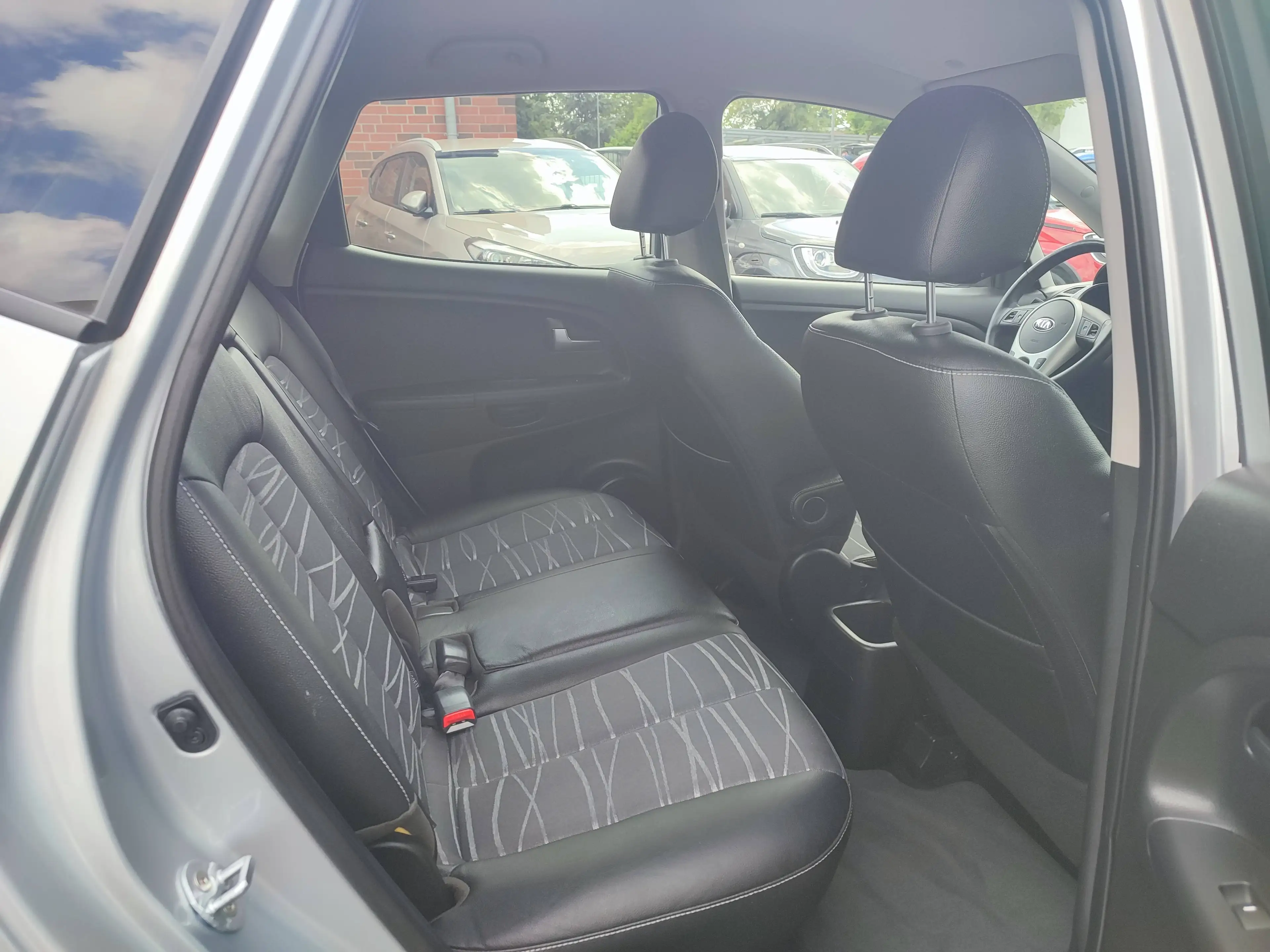 Kia Venga Venga 1.6 CVVT Automatik/Navi+Cam/Klimaaut. — photo 14