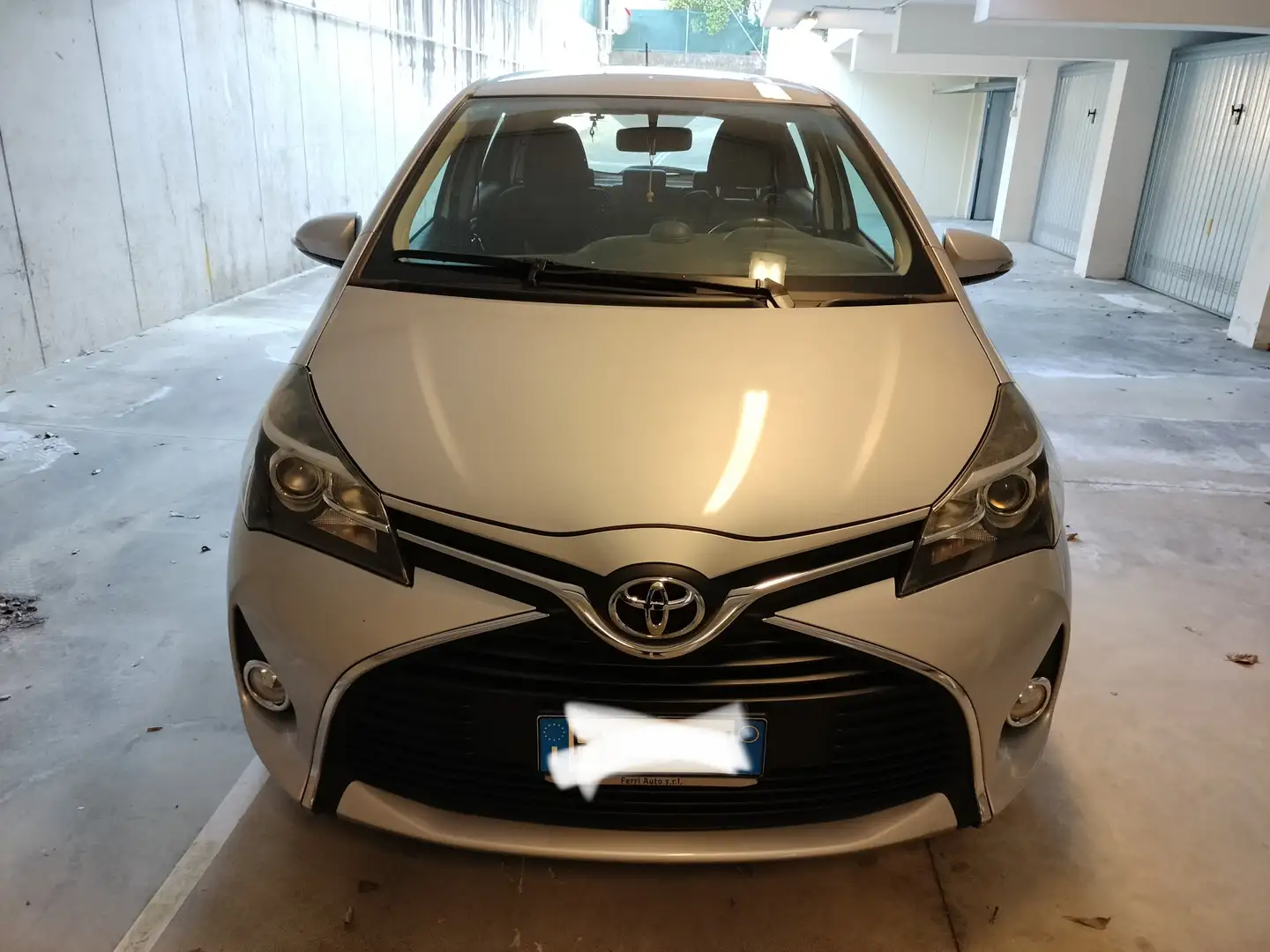 Toyota Yaris Yaris III 2015 5p 1.4 d-4d Argento - 1