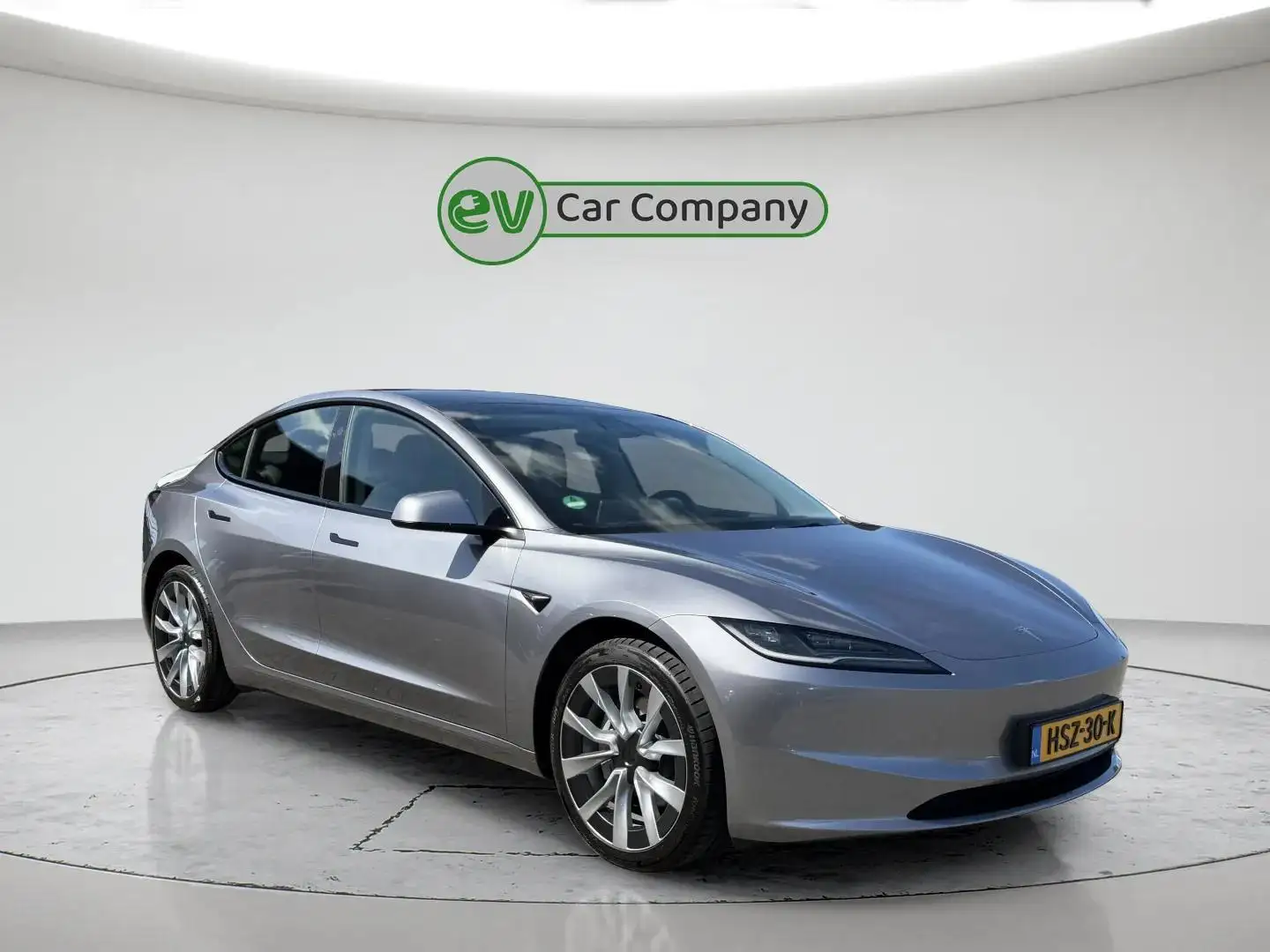 Tesla Model 3 RWD 60 kWh | Highland | 2025 | Stealth Grey | 513k Gris - 2
