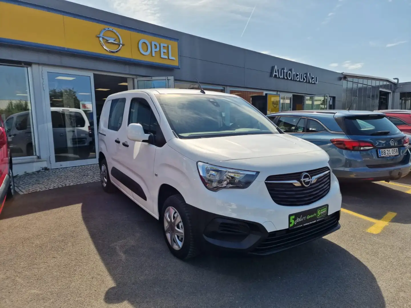 Opel Combo E Cargo 1.5 D Edition PDC Wit - 2