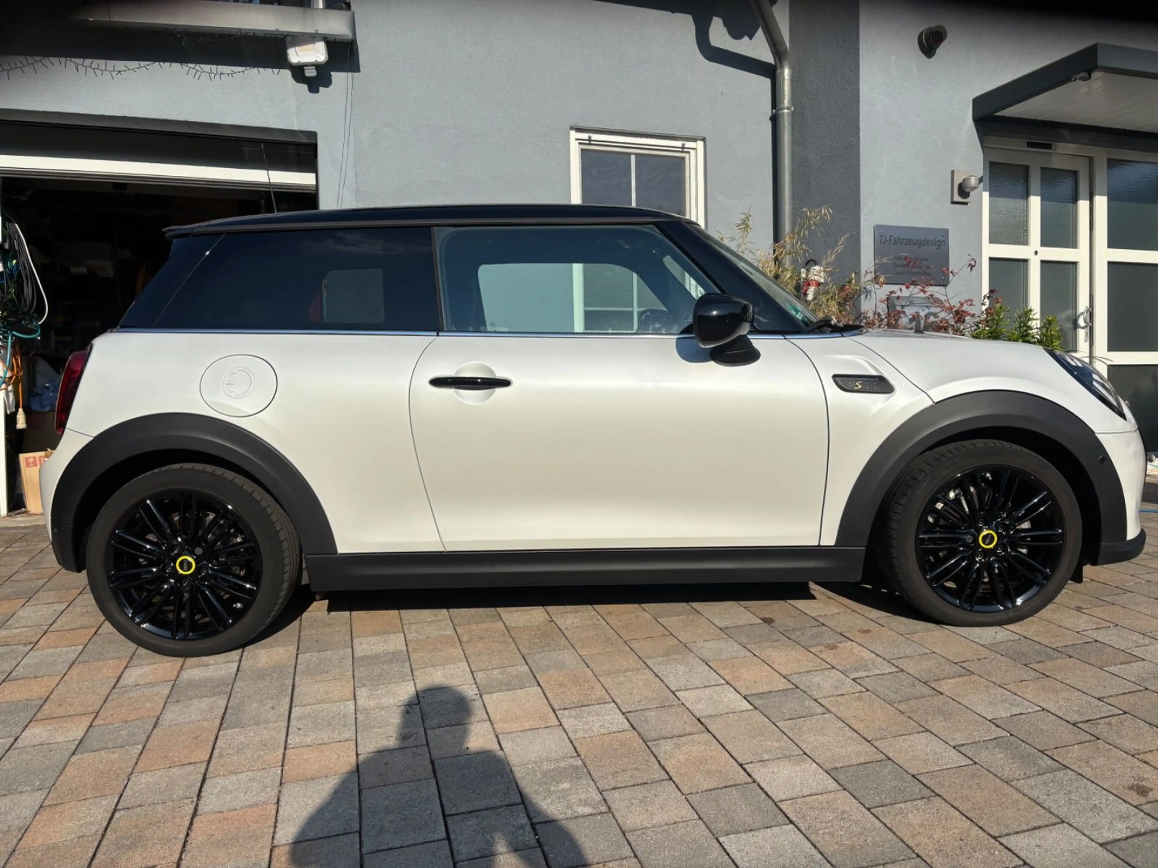 MINI Cooper SE Cooper YOURS  Pano HUD Navi LED KAM H/K 17 Ufrei — photo 5