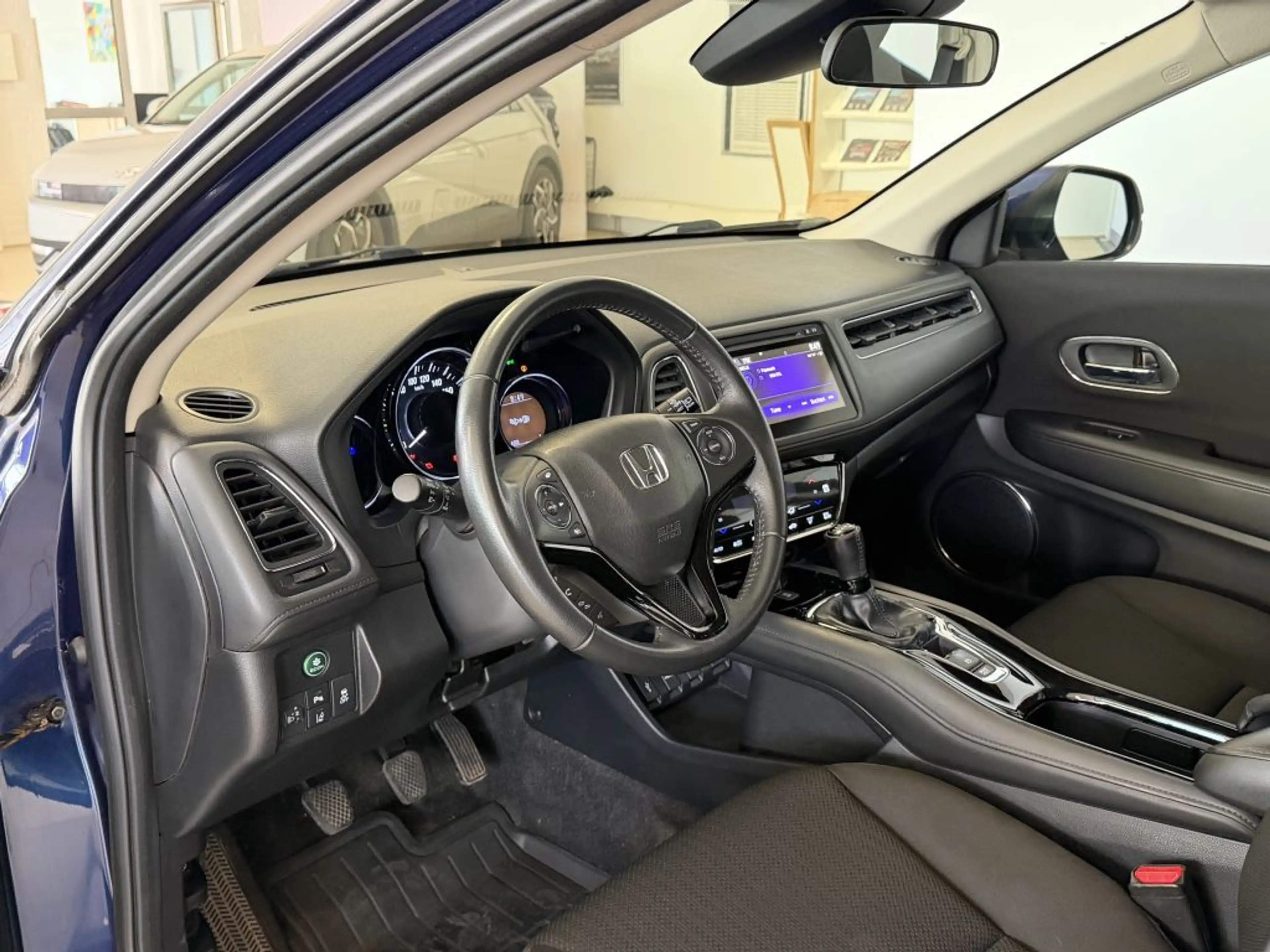 Honda HR-V 1.5 i-VTEC Elegance + AHK + — photo 6