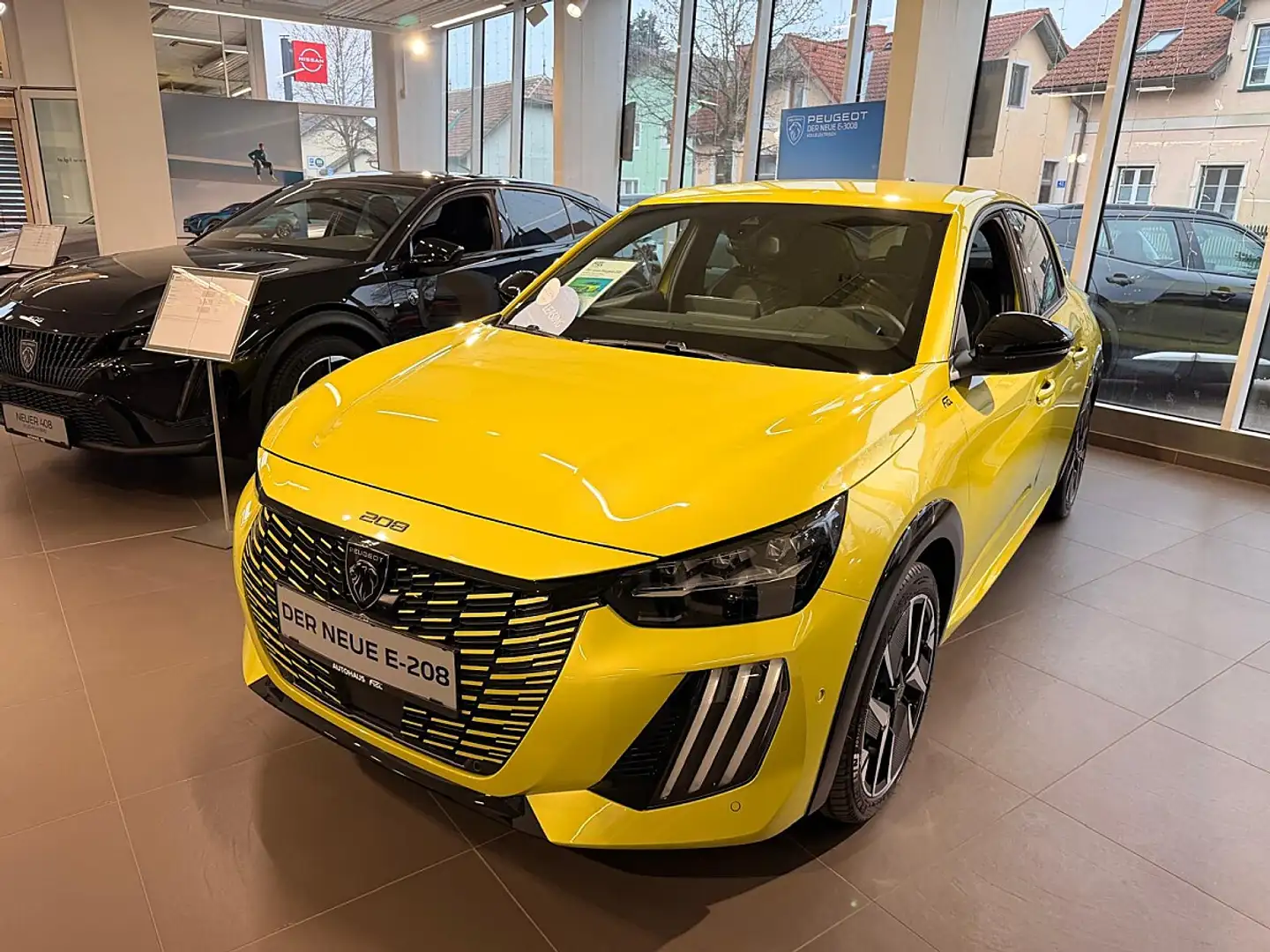 Peugeot e-208 156PS 54kWh GT Gelb - 2