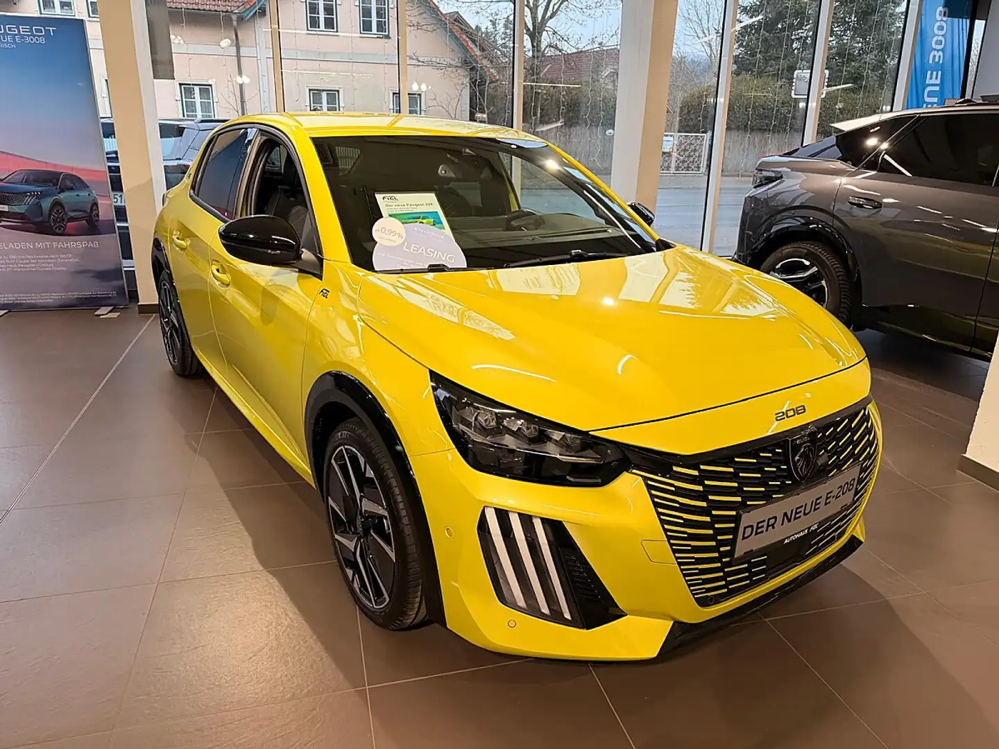 Peugeot e-208 156PS 54kWh GT Gelb - 1