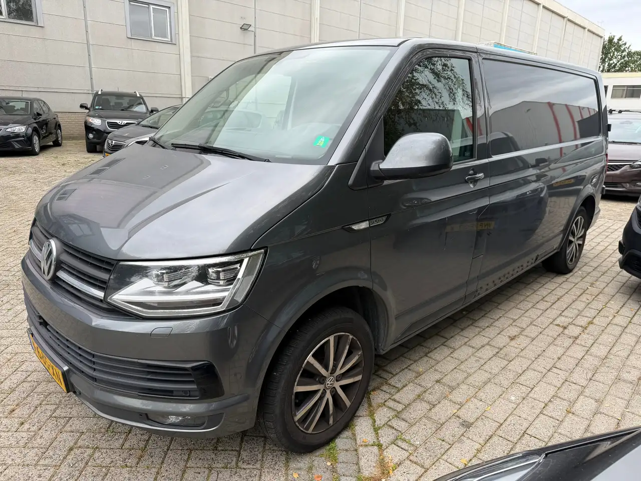 Volkswagen Transporter 2.0 TDI L2H1 Comfortline Plus - Lange uitvoering ! — photo 1 of 10