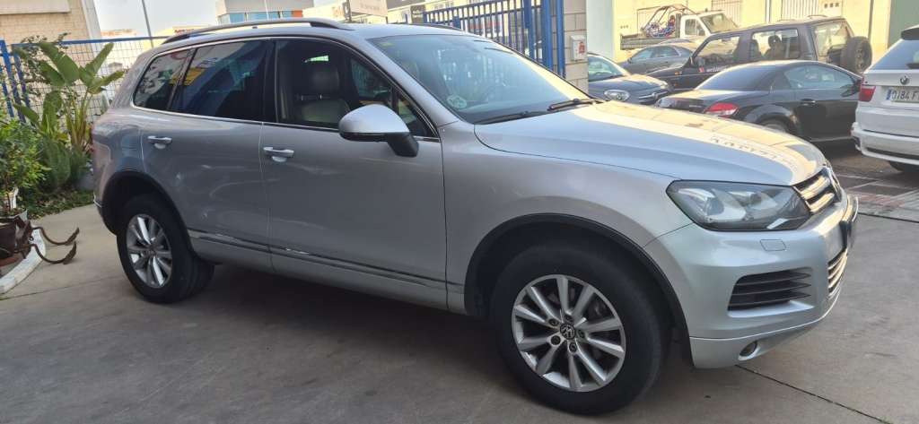 Volkswagen Touareg 3.0TDI V6 BMT Premium TerrainTech 245 Tip. - foto 1