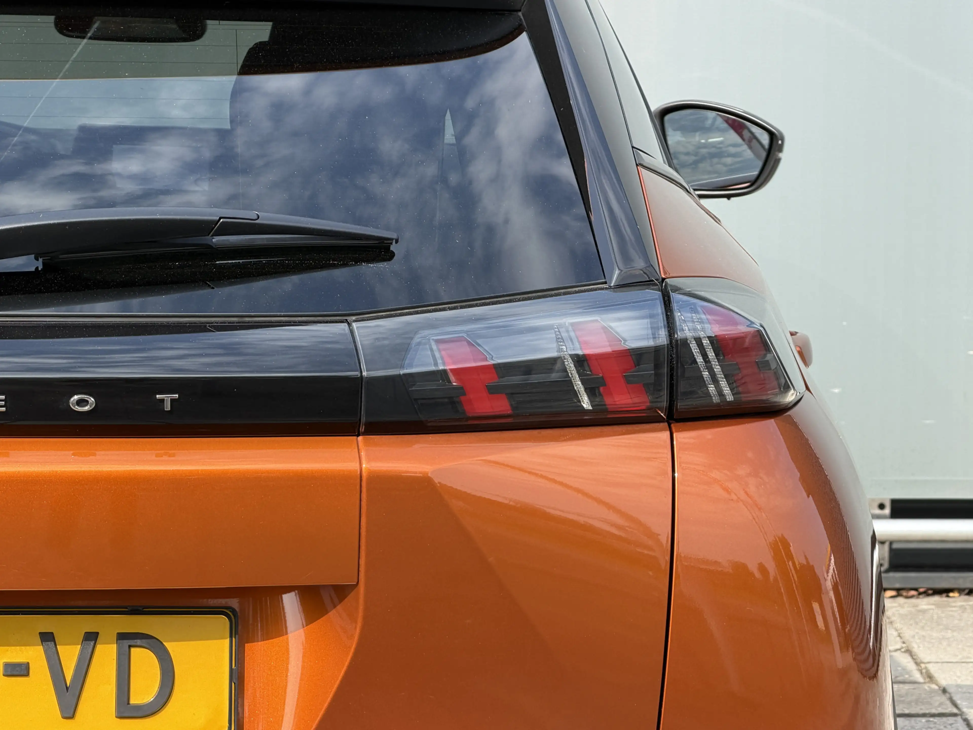 Peugeot e-2008 BWJ 2022 | EV 136PK Allure 50 kWh | LEDER/STOF | C — photo 24