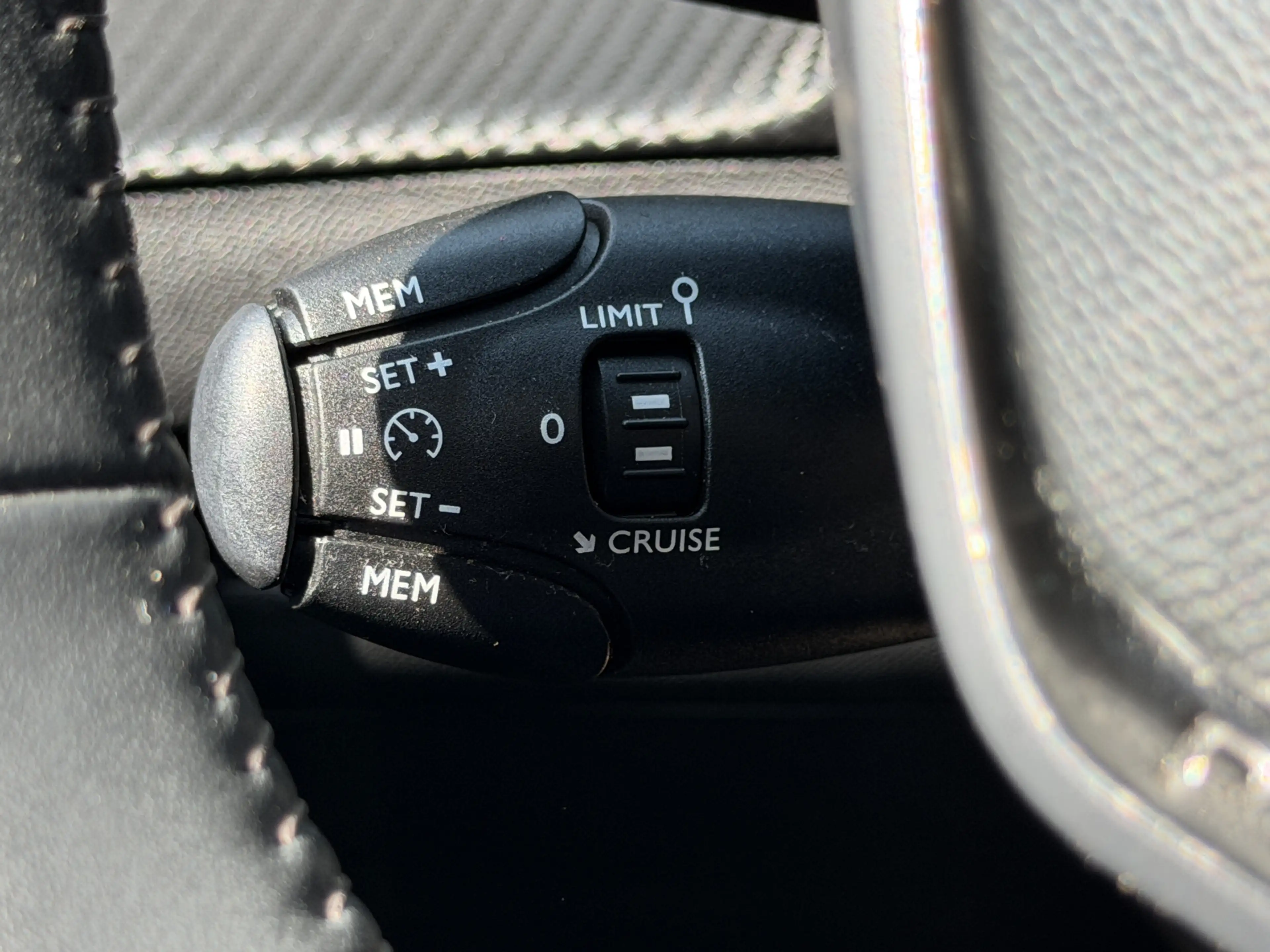 Peugeot e-2008 BWJ 2022 | EV 136PK Allure 50 kWh | LEDER/STOF | C — photo 34