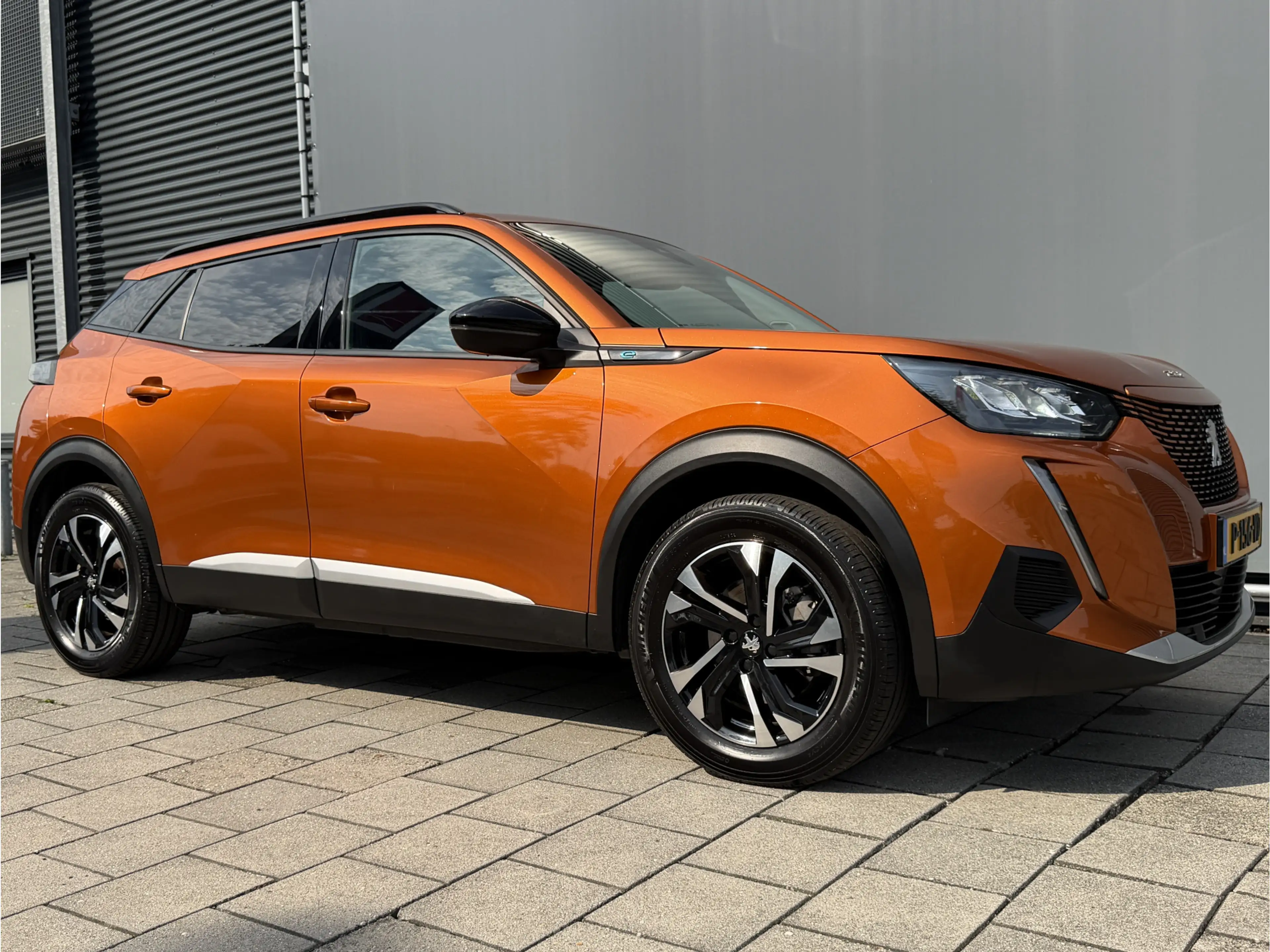 Peugeot e-2008 BWJ 2022 | EV 136PK Allure 50 kWh | LEDER/STOF | C — photo 44