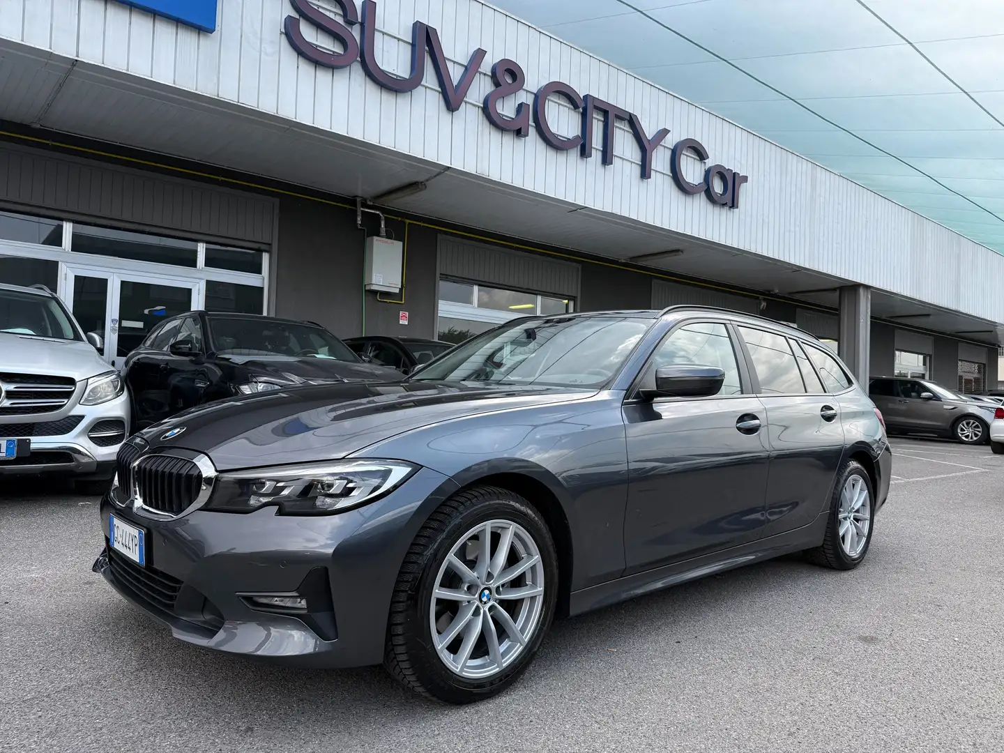 BMW 320 320d Touring mhev 48V xdrive Grey - 1
