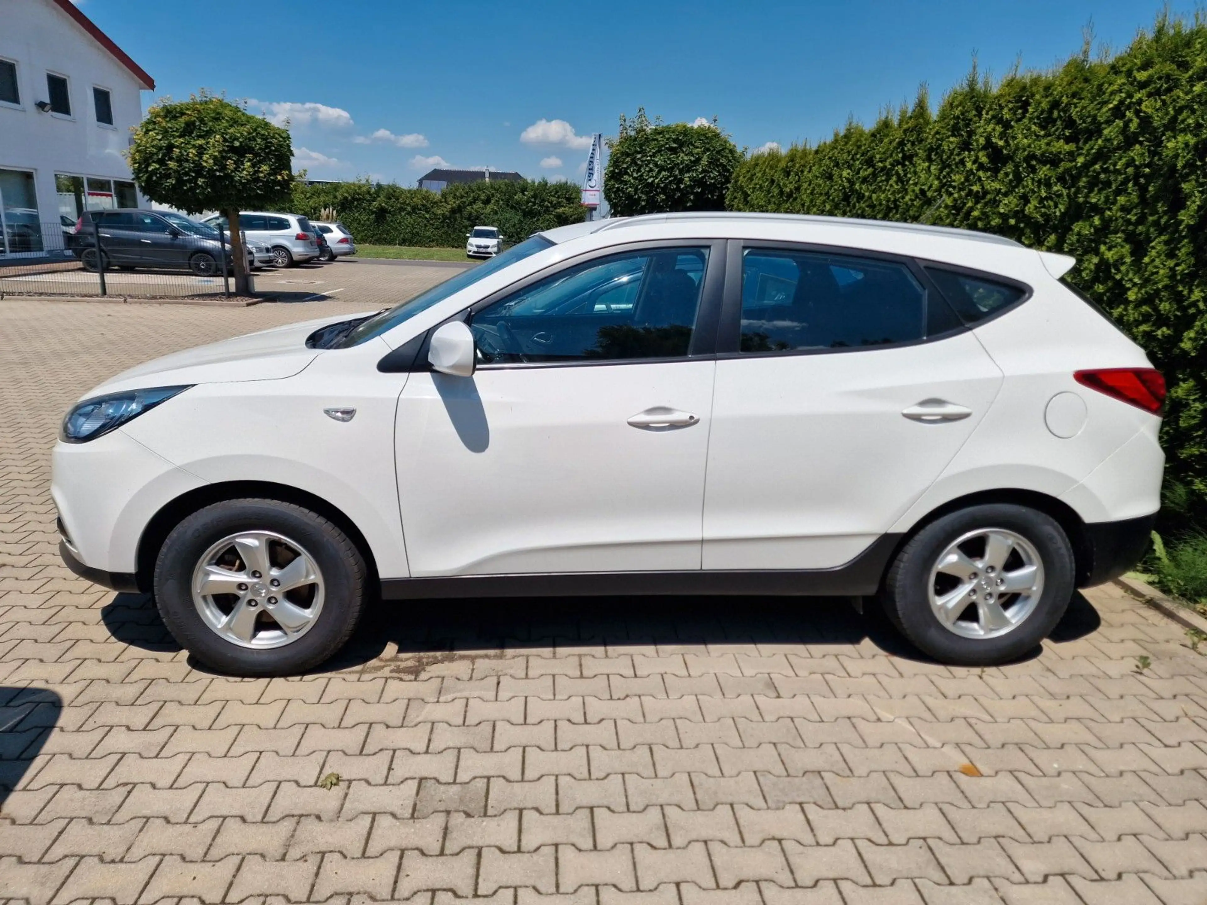 Hyundai iX35 5 Star Edition 2WD*AHK*mtl. 199,- € — photo 2