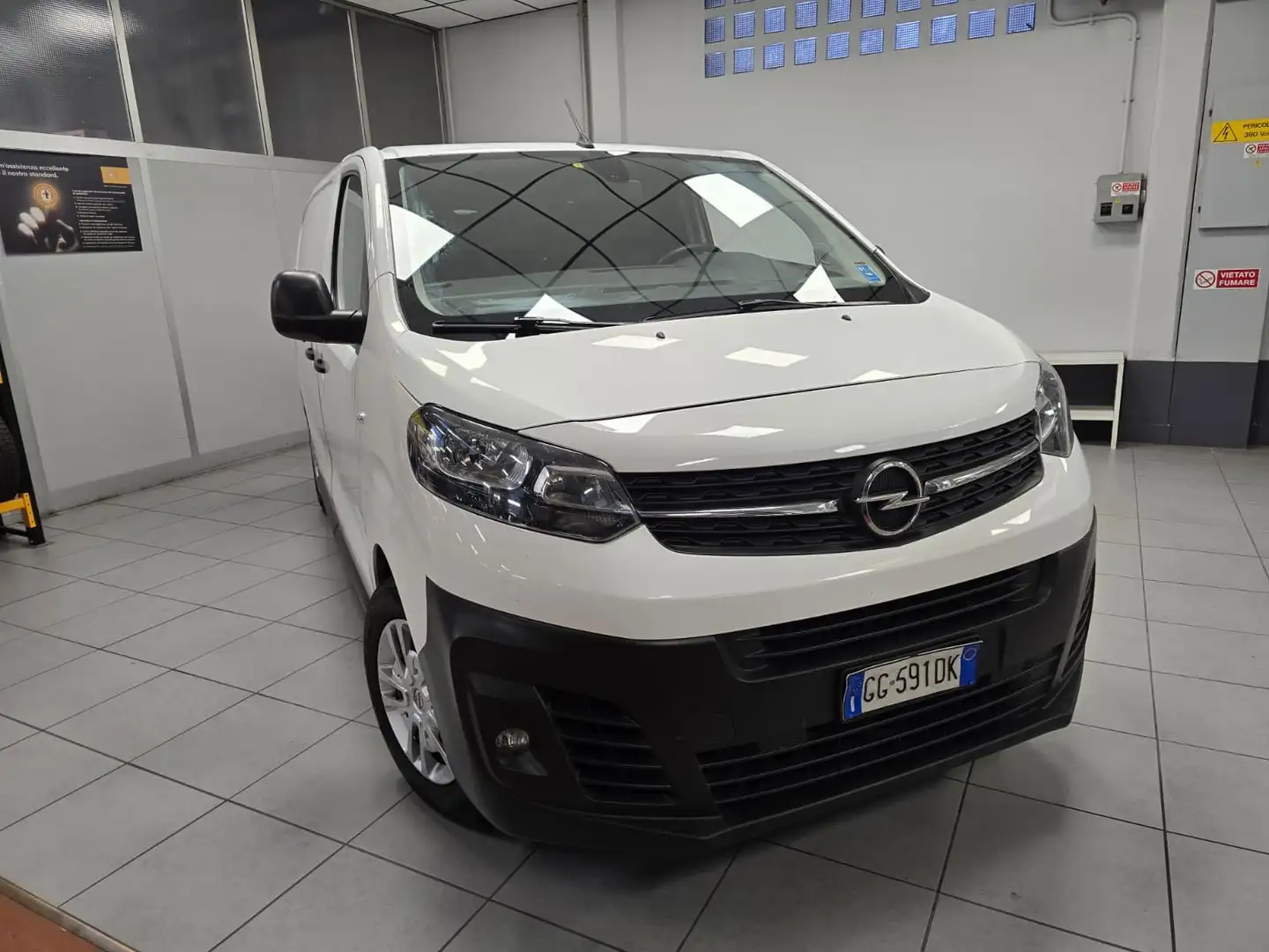 Opel Vivaro L2-H1 M Furgone Weiß - 1