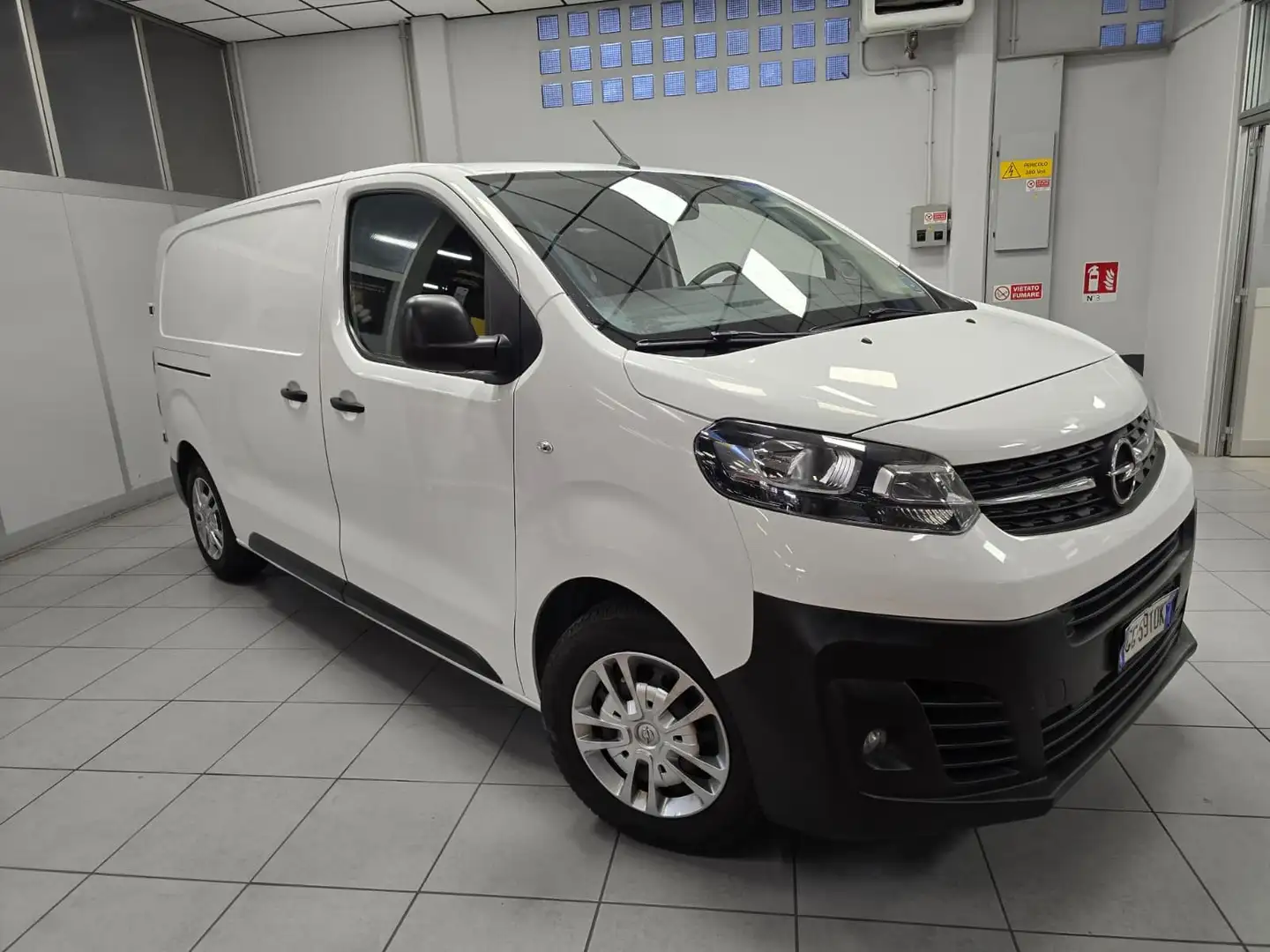 Opel Vivaro L2-H1 M Furgone Weiß - 2