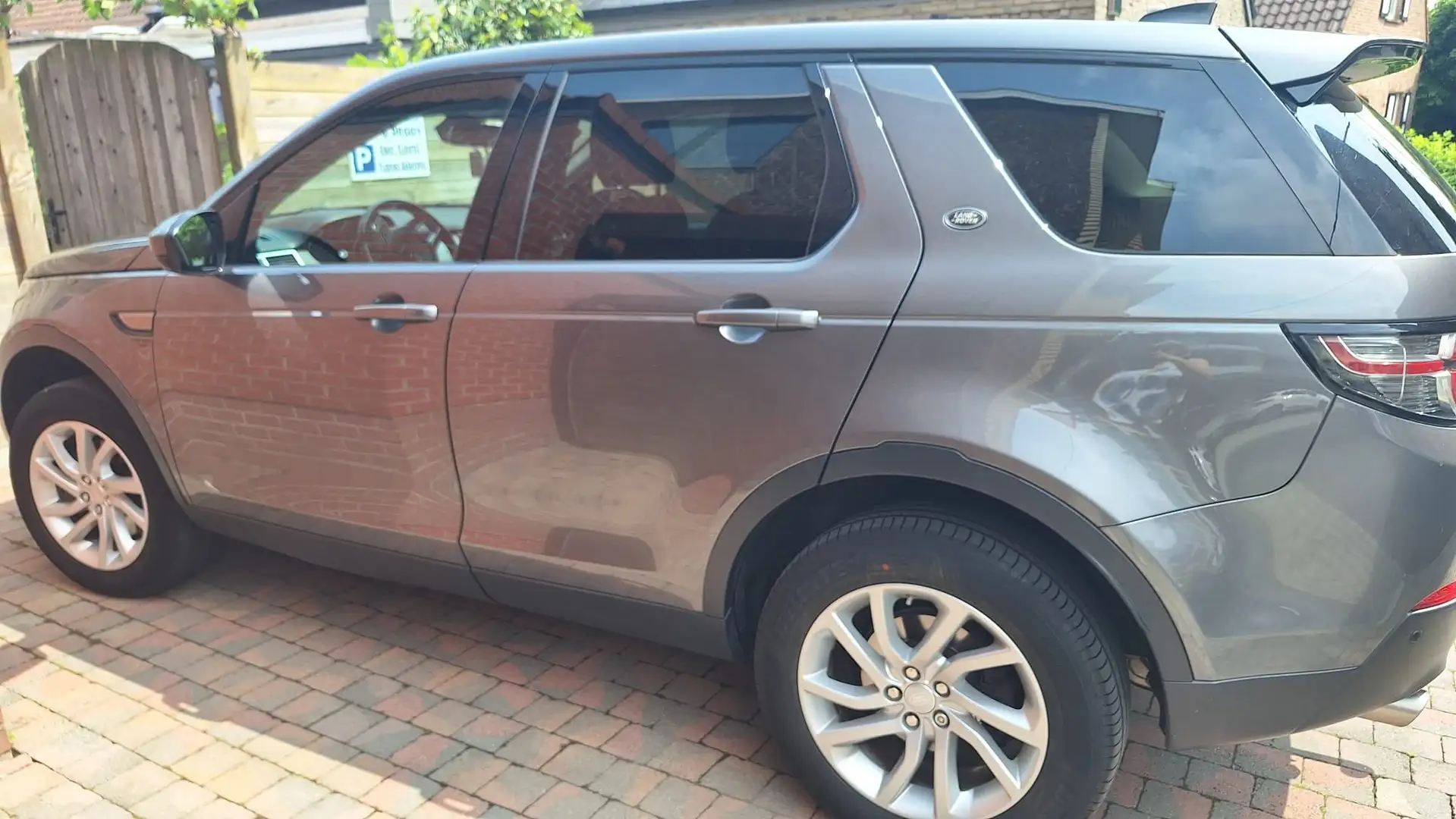 Land Rover Discovery Sport Discovery Sport TD4 Aut. Dynamic Sonderedition Gris - 2