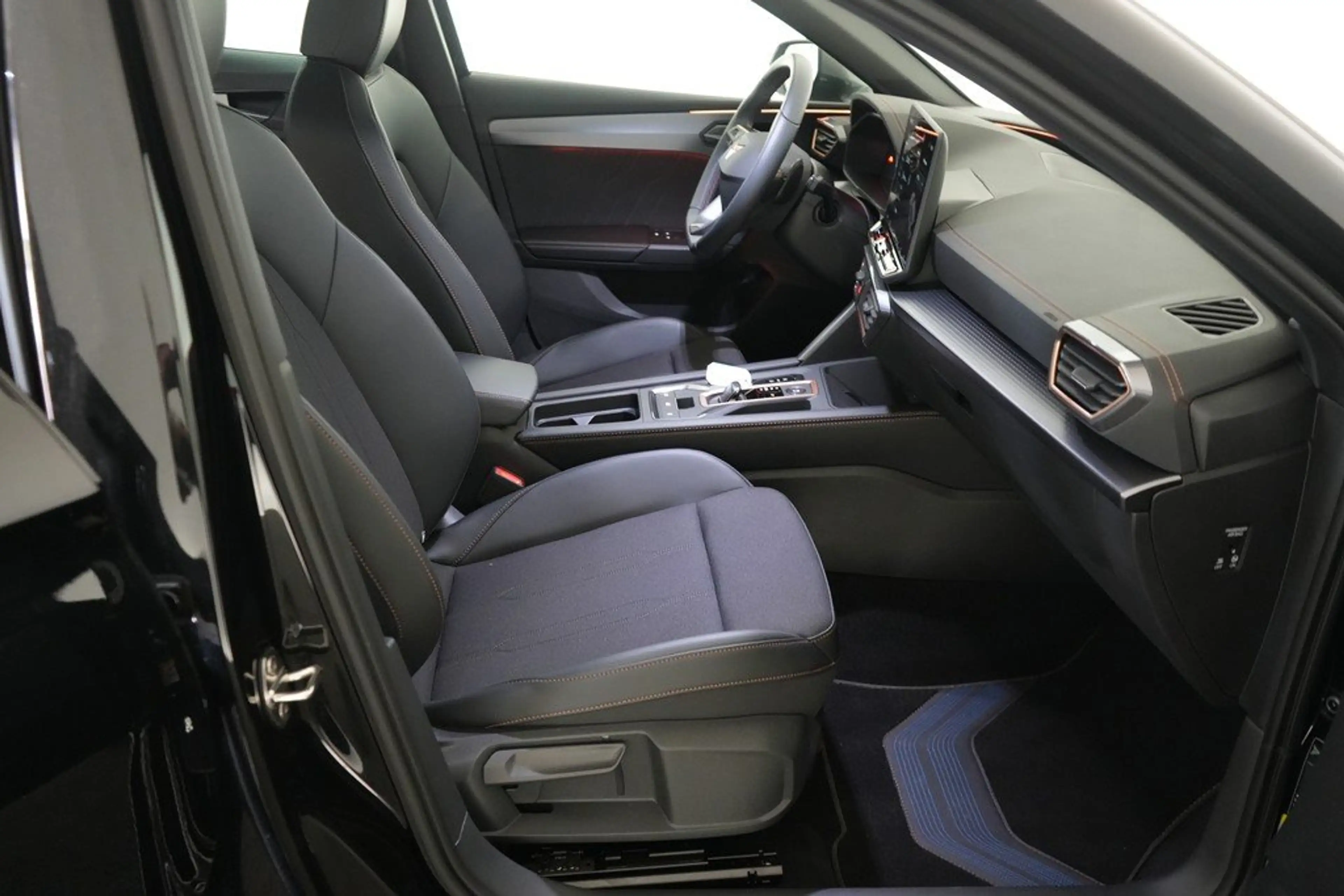 CUPRA Leon 2.0 TDI DSG Matrix ACC Navi Kamera — photo 8