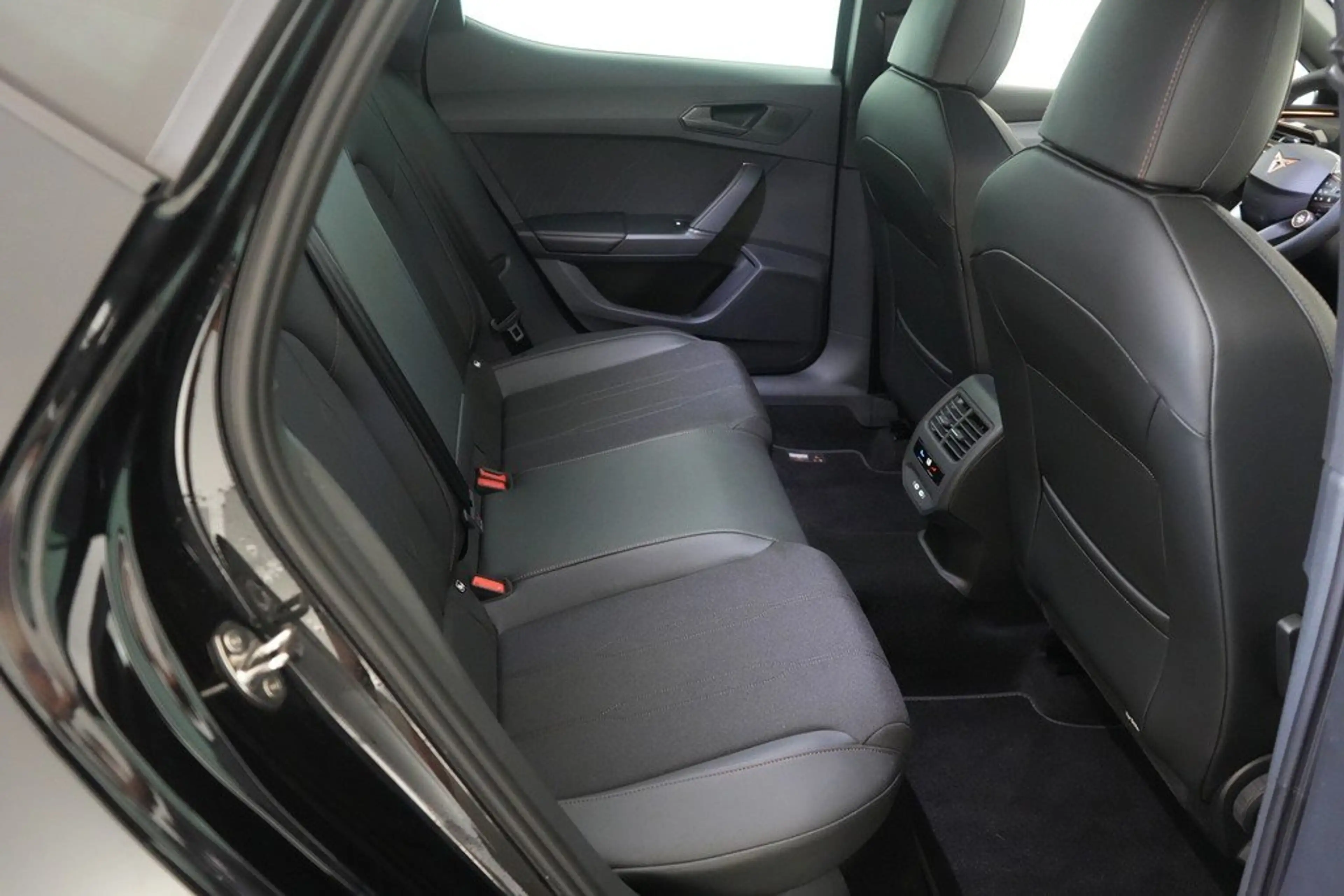 CUPRA Leon 2.0 TDI DSG Matrix ACC Navi Kamera — photo 9