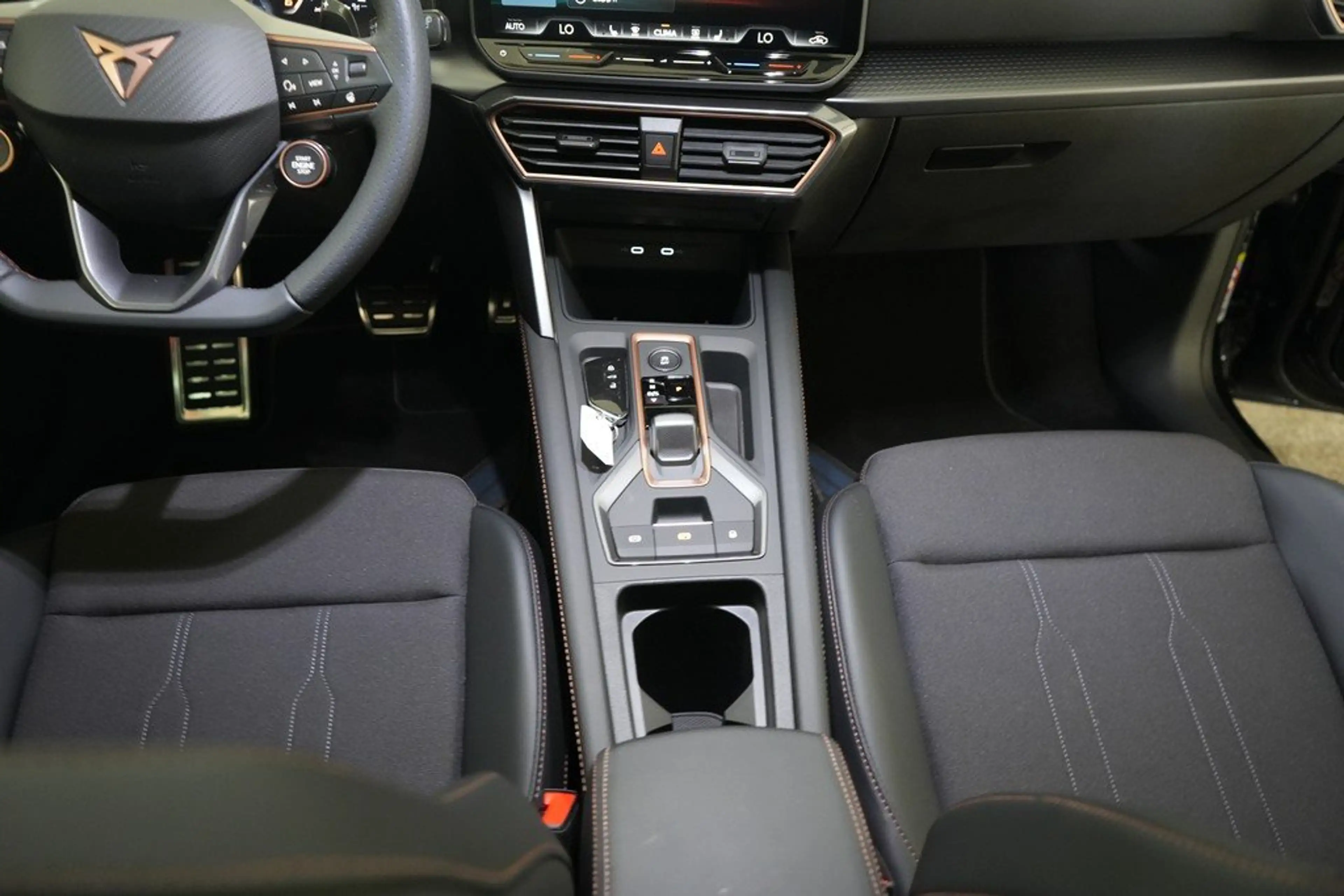 CUPRA Leon 2.0 TDI DSG Matrix ACC Navi Kamera — photo 13