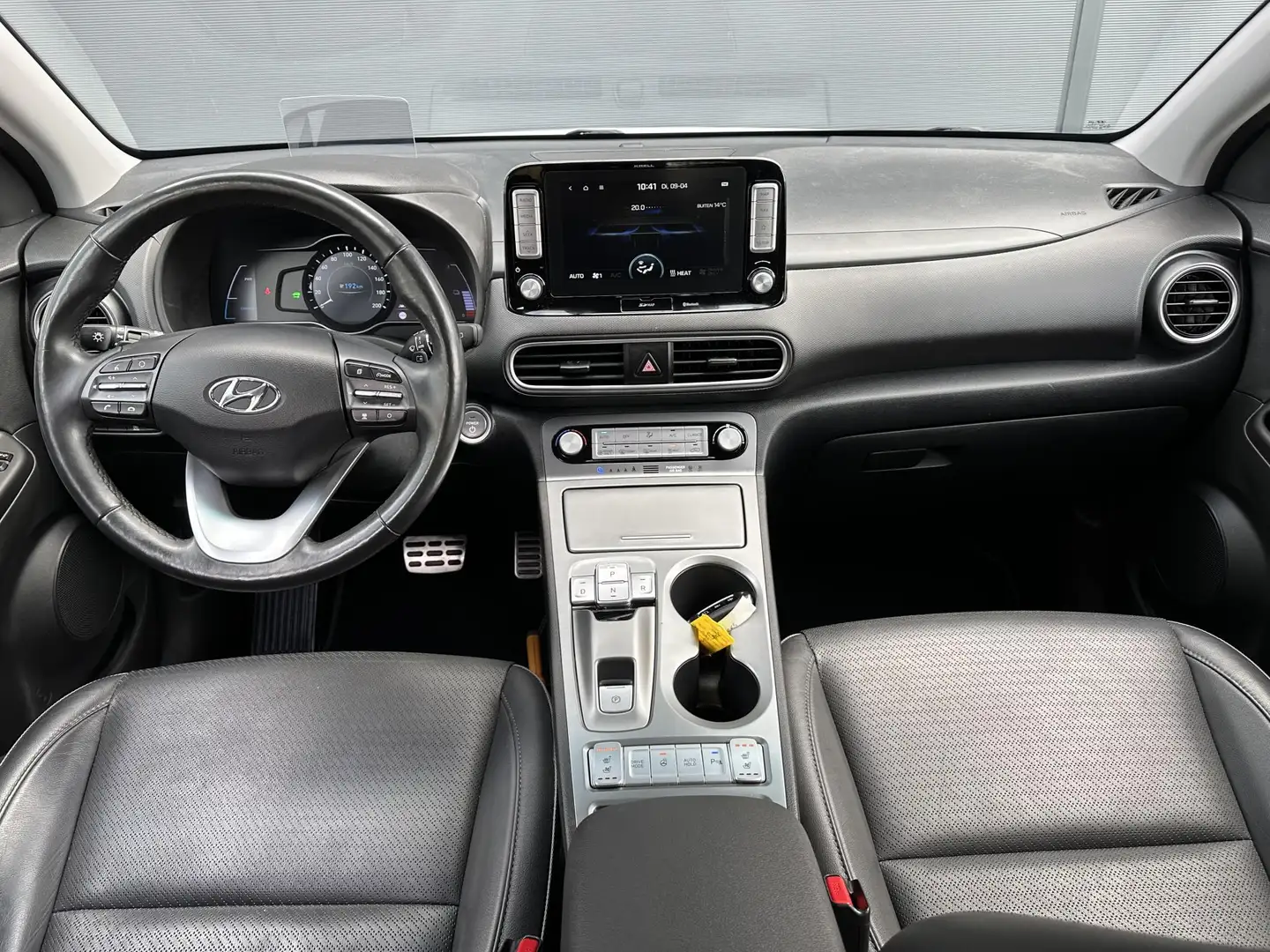 Hyundai KONA EV Premium 64 kWh / Luxe auto / Stoel verwaming+ve Wit - 2