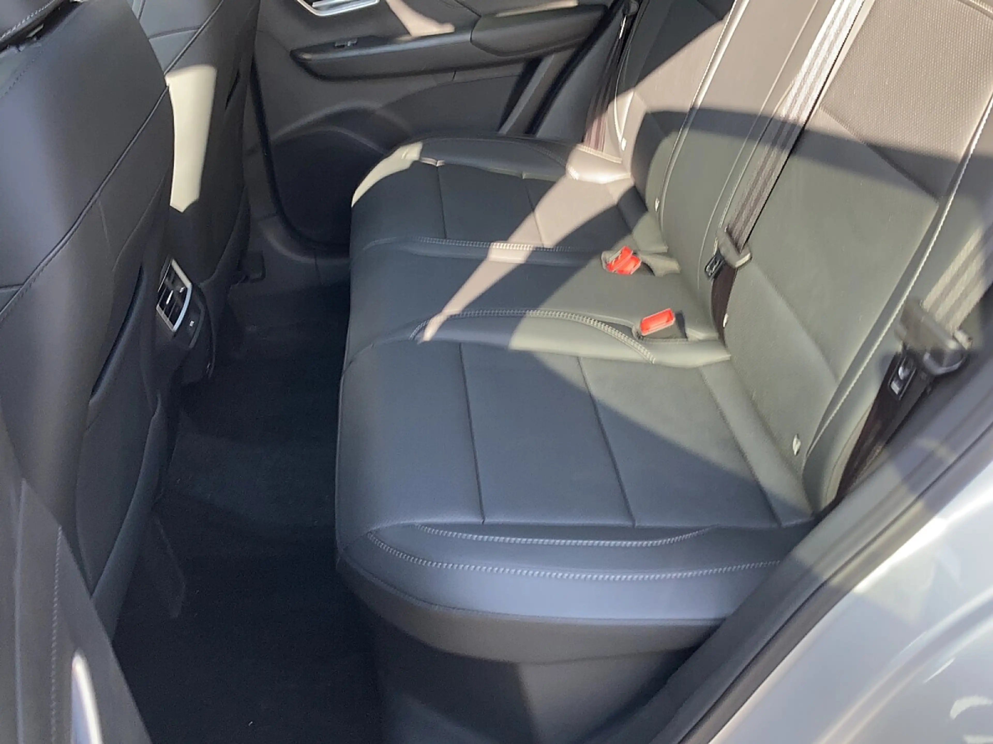 MG ZS 1.5 Hybrid+ Luxury + Metallic + Schiebedach! + ... — photo 11
