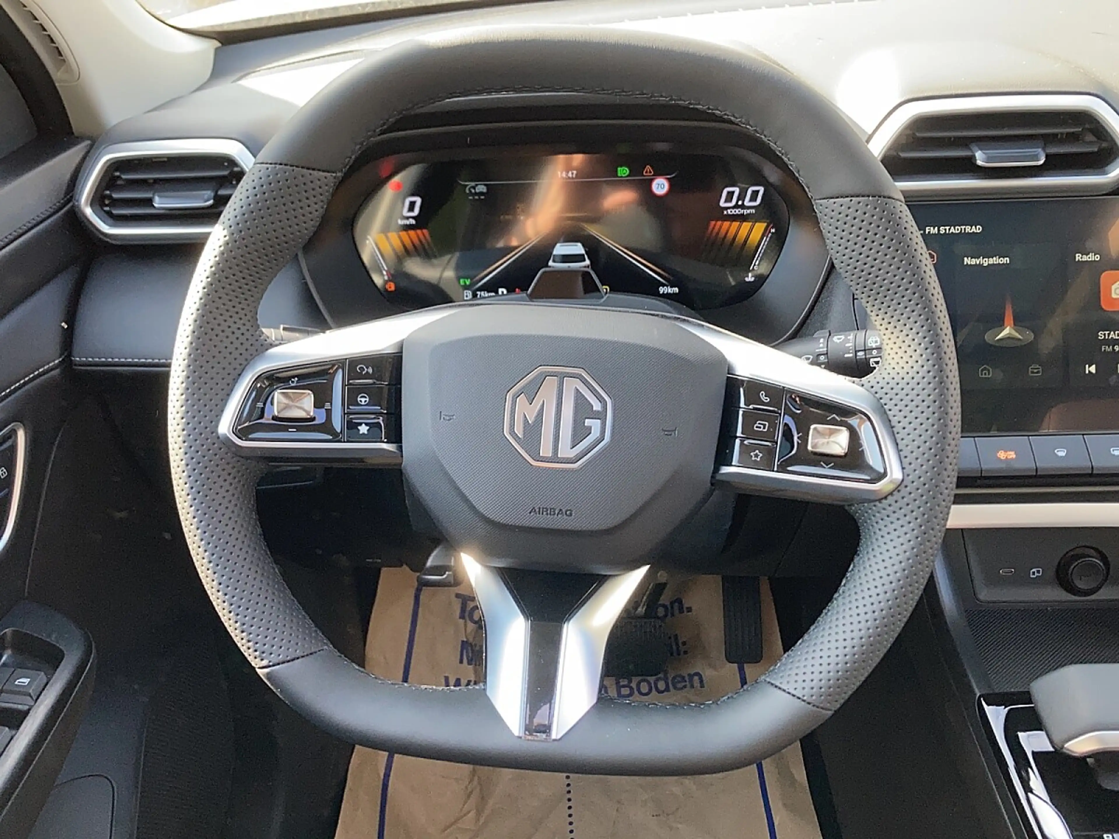 MG ZS 1.5 Hybrid+ Luxury + Metallic + Schiebedach! + ... — photo 7