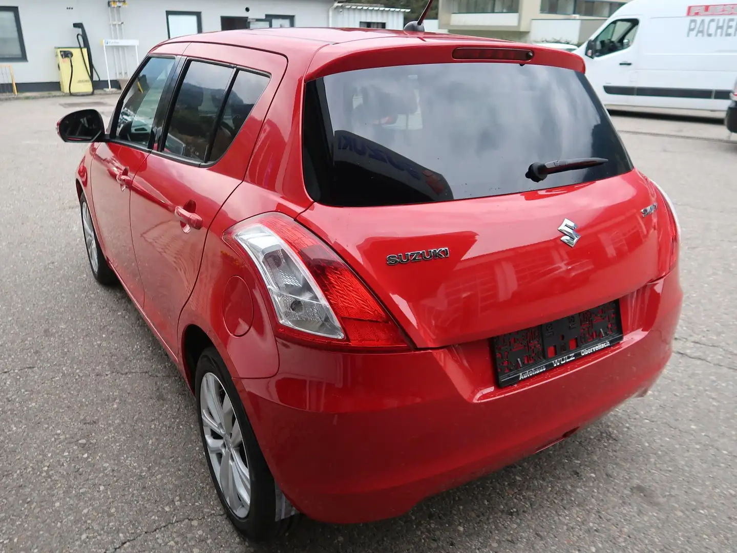 Suzuki Swift Swift 1,2 Deluxe Rot - 2