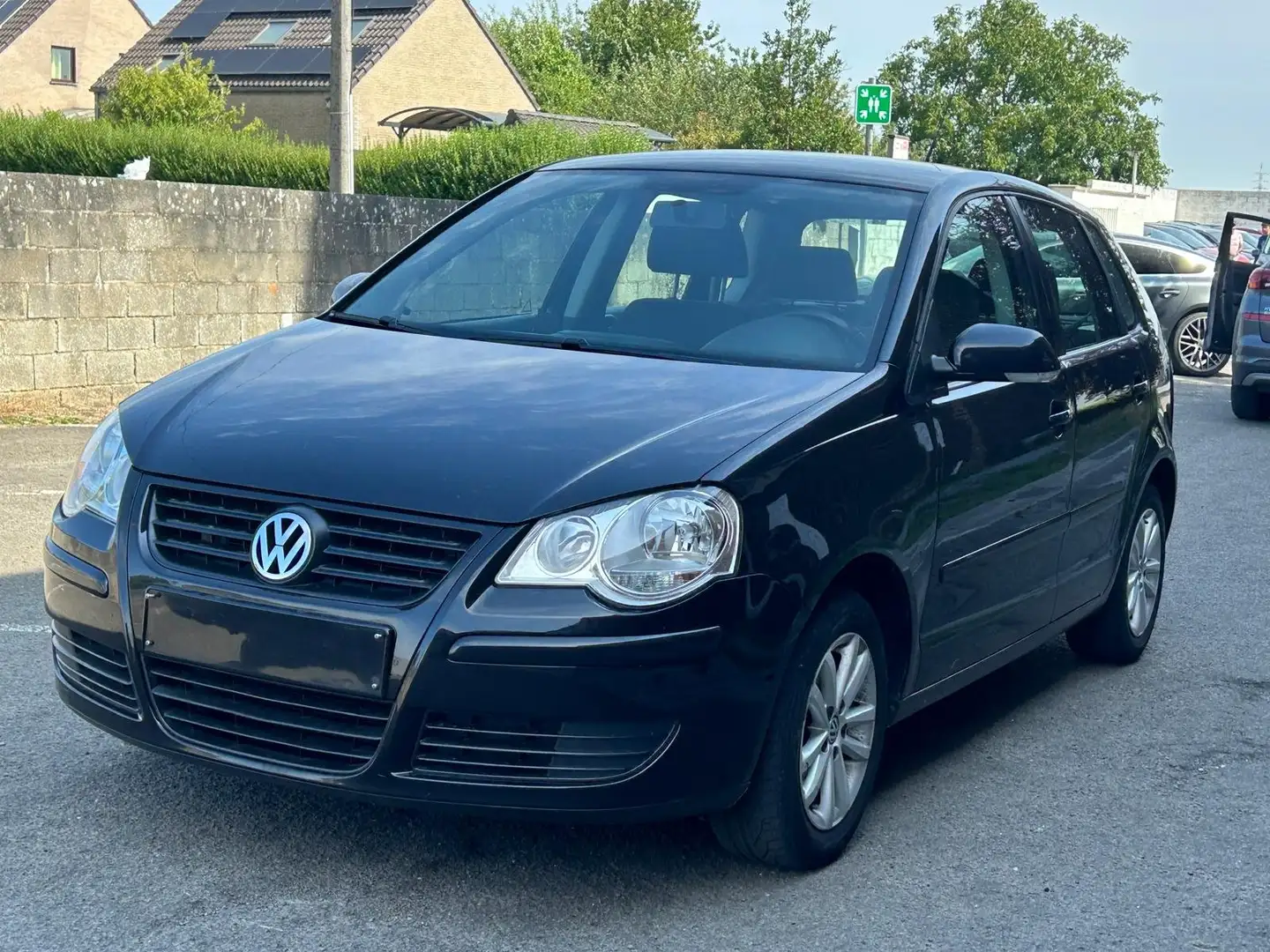 Volkswagen Polo 1.2 I 70CH 5 PORTES CLIMATISATION FAIBLE KM Noir - 1
