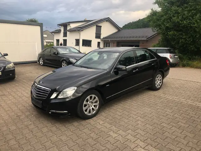 Mercedes-Benz E 220 E 220 CDI BlueEfficiency LEDER NAVI XENON GSD PDC