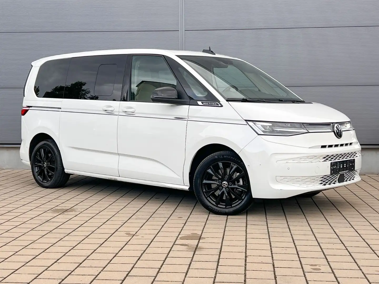 Volkswagen T7 Multivan Kurz Style*ACC*Pano*Keyless*Edition Weiß - 2