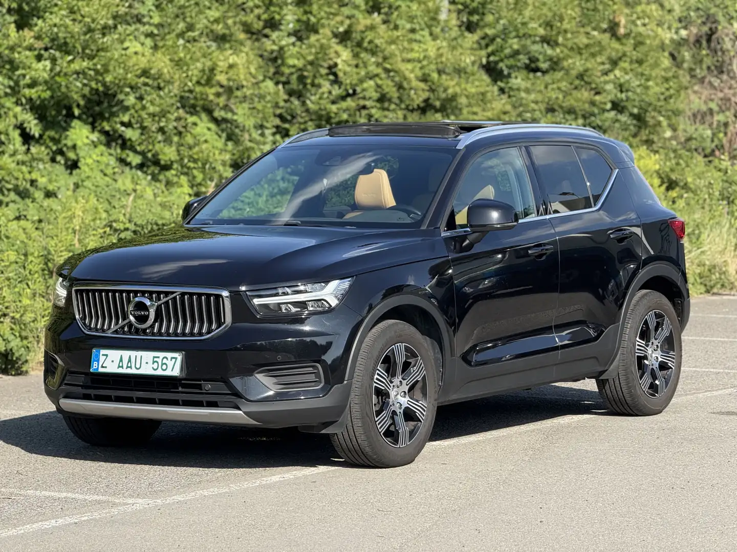 Volvo XC40 XC40 T3 Momentum Zwart - 1