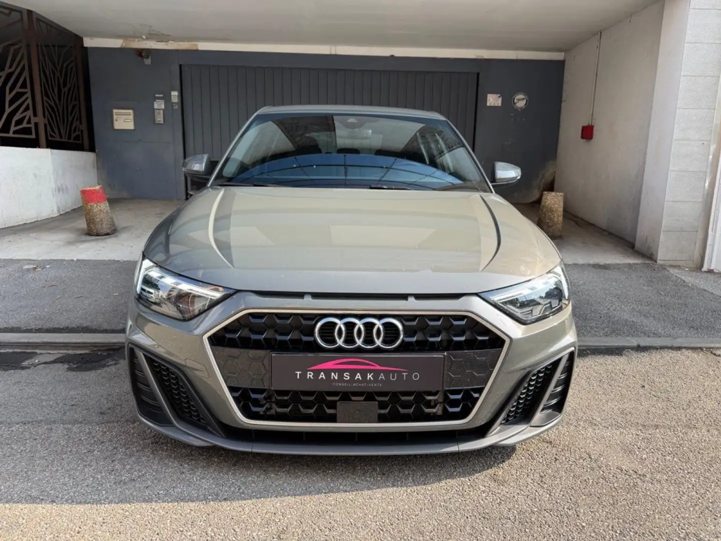 Audi A1 1.0l TFSI 116 CV S line Gris - 2