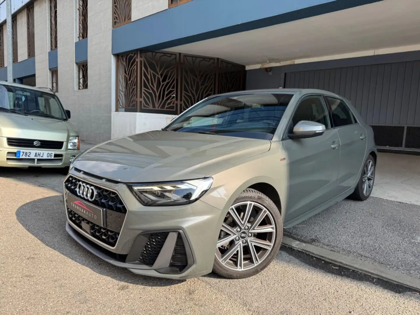 Audi A1 1.0l TFSI 116 CV S line Gris - 1