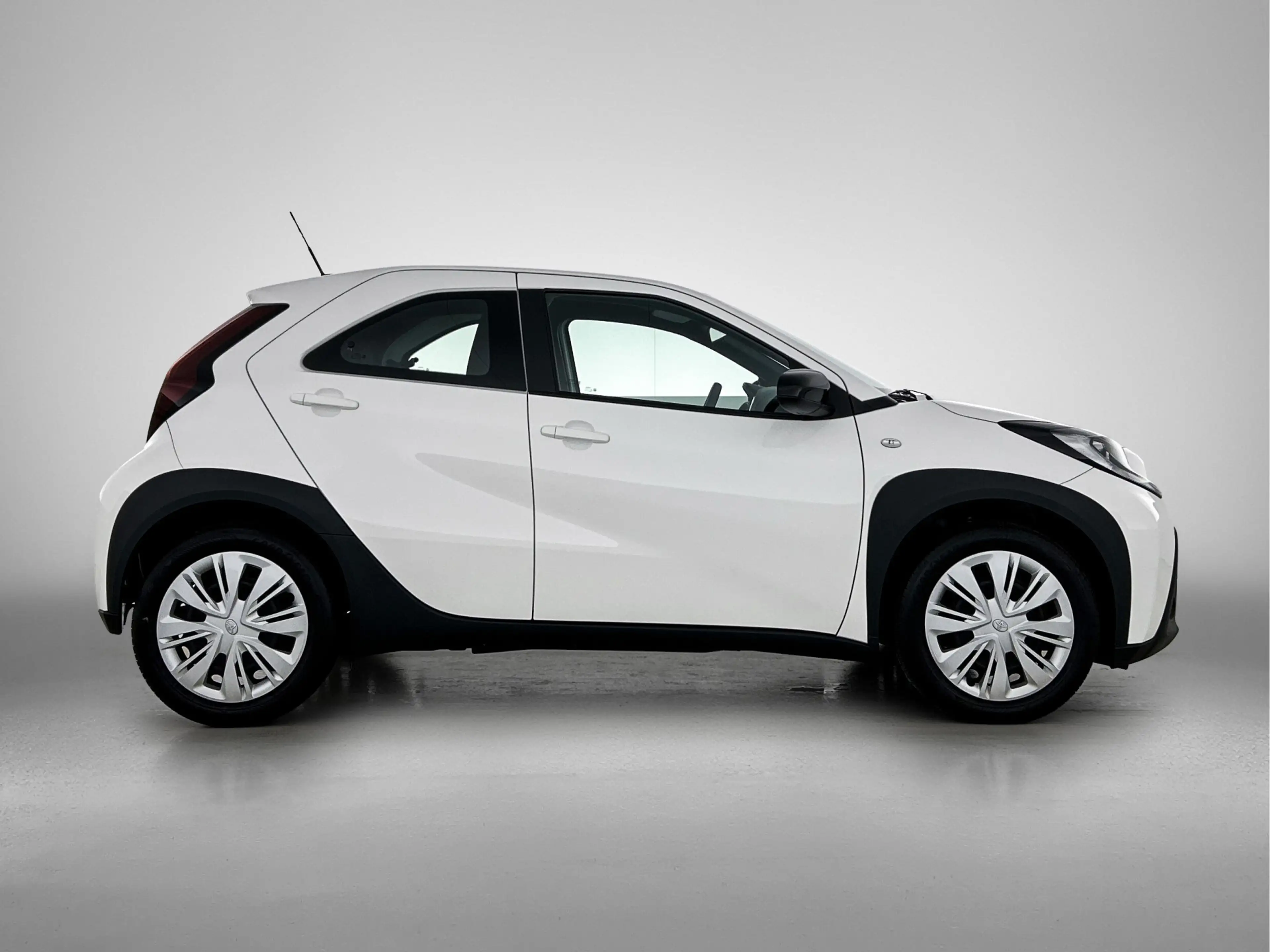 Toyota Aygo X 1.0 VVT-i MT Play | BTW Voertuig | Dealer onderhou — photo 12