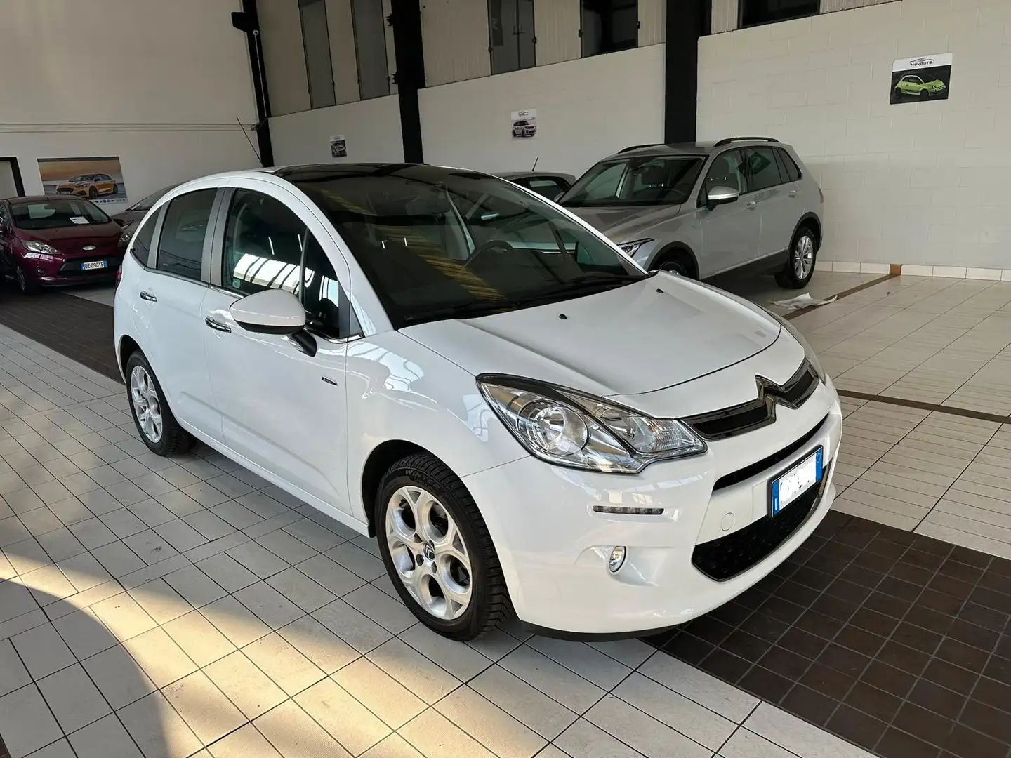 Citroen C3 C3 II 2009 1.2 puretech Exclusive 82cv E6 Weiß - 2