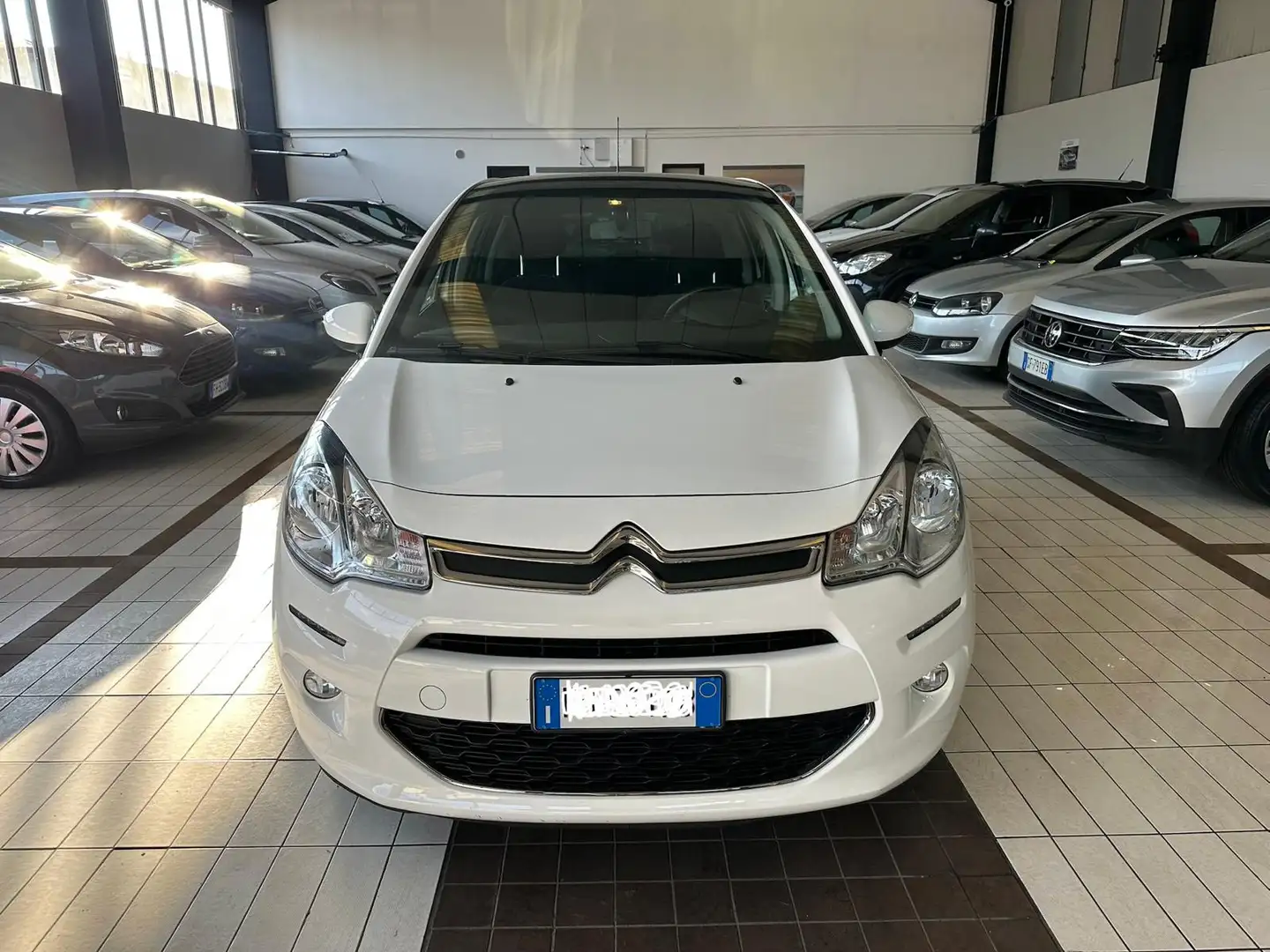Citroen C3 C3 II 2009 1.2 puretech Exclusive 82cv E6 Weiß - 1