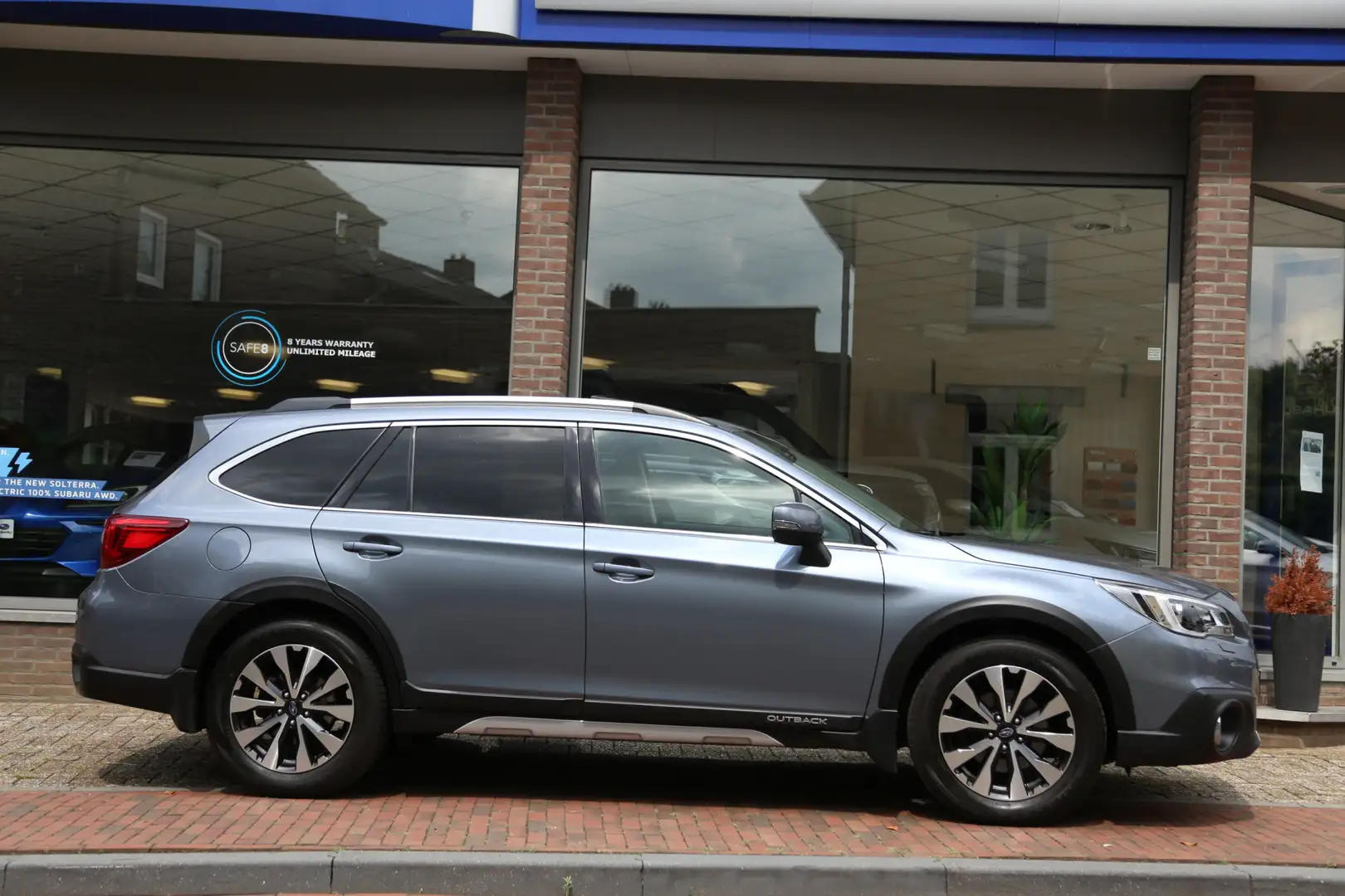 Subaru OUTBACK 2.5i AWD Premium Sport Schuifdak Leer Navi Camera Šedá - 2