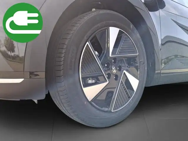 Hyundai IONIQ 5 view 9